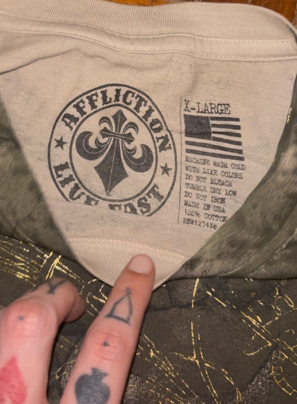 Affliction Affliction Tee - Girl Crying, Gold Details Rare Y2K Grunge Size US XL / EU 56 / 4 - 6 Thumbnail