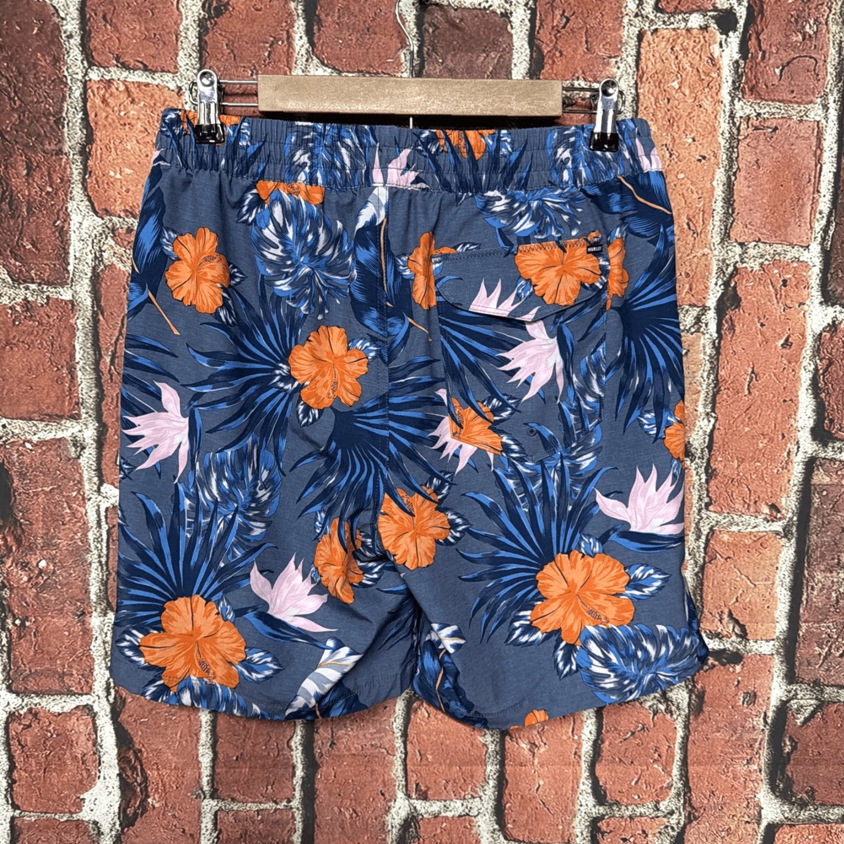 Hurley Hurley Mens Medium Hawaiian Lined Shorts Blue - Casual Travel Beach Colorful Floral Adjustable Drawstring Pocket Men Modern Size US 31 - 2 Thumbnail
