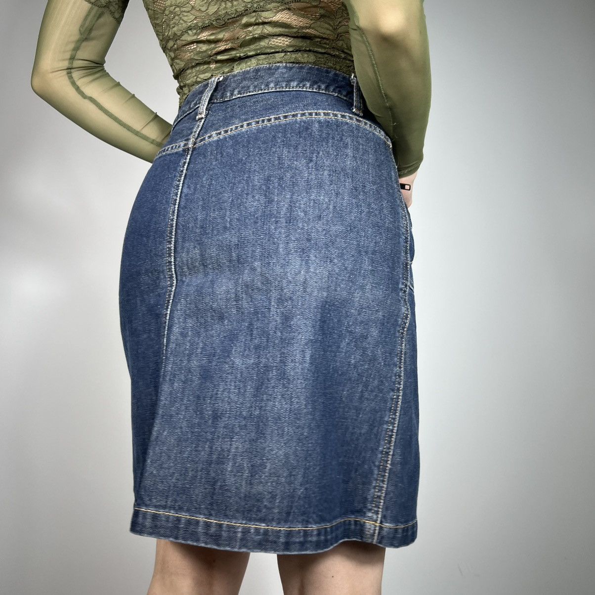 Gap Vintage Y2K GAP Denim Casual Retro Midi Skirt Size 26" / US 2 / IT 38 - 2 Thumbnail
