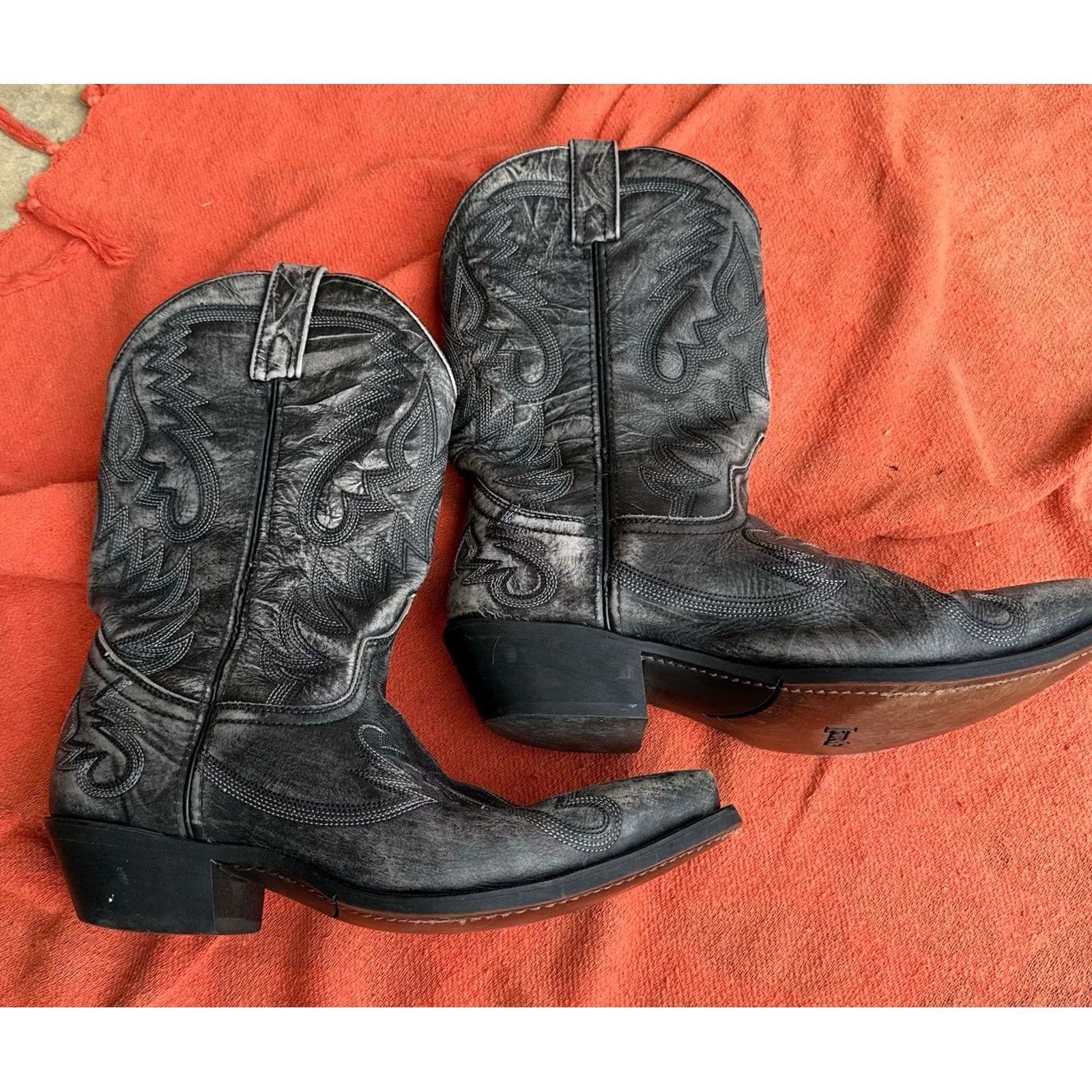 Vintage Laredo Black Distressed Leather Cowboy Boots Men’s 9.5 D Western Pointed Toe Boots Size US 10 / EU 43 - 3 Thumbnail