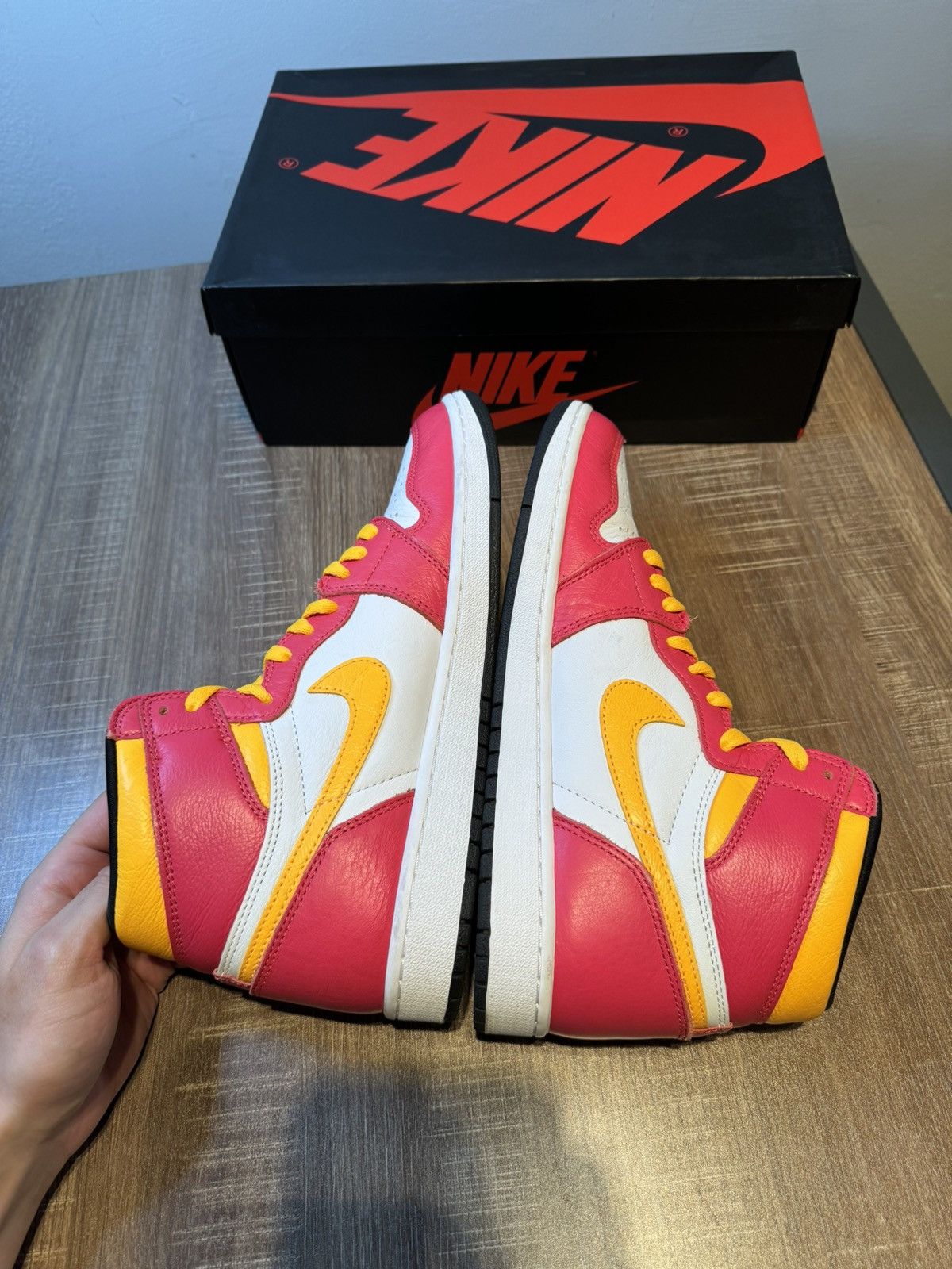 Jordan Brand Size 10.5 - Jordan 1 Retro High OG Fusion Red Worn Once Size US 10.5 / EU 43-44 - 5 Thumbnail