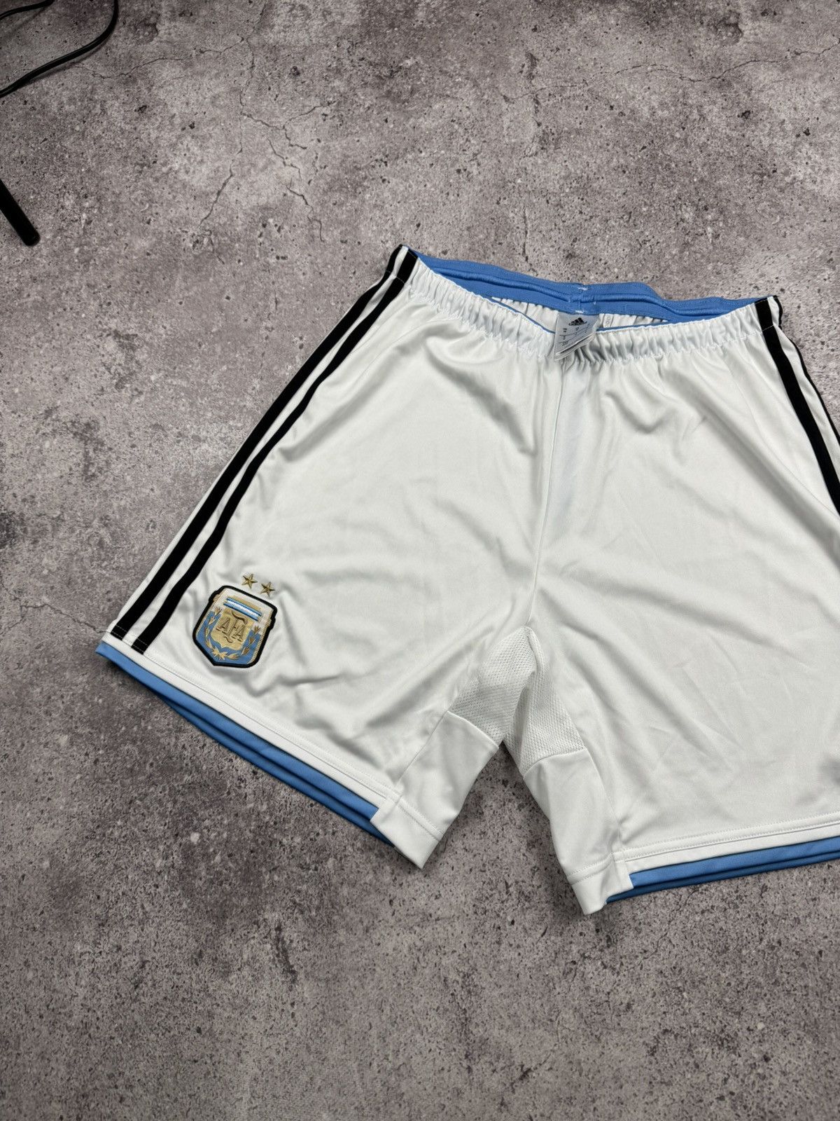 Adidas Vintage adidas Argentina soccer shorts size M Size US 32 / EU 48 - 2 Thumbnail