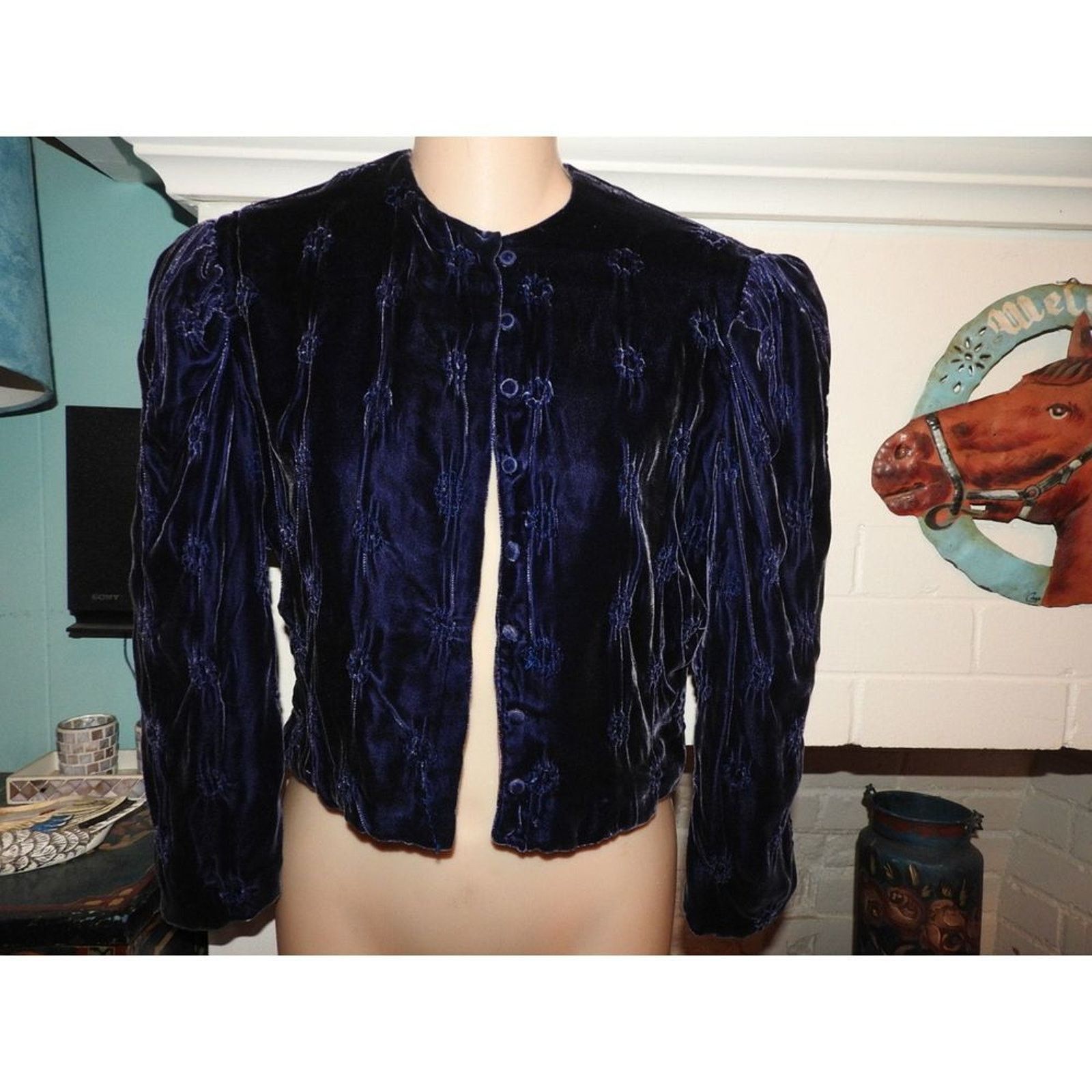 Vintage Unique VINTAGE Victorian/Edwardian Blue Velvet Jacket Size S / US 4 / IT 40 - 2 Thumbnail