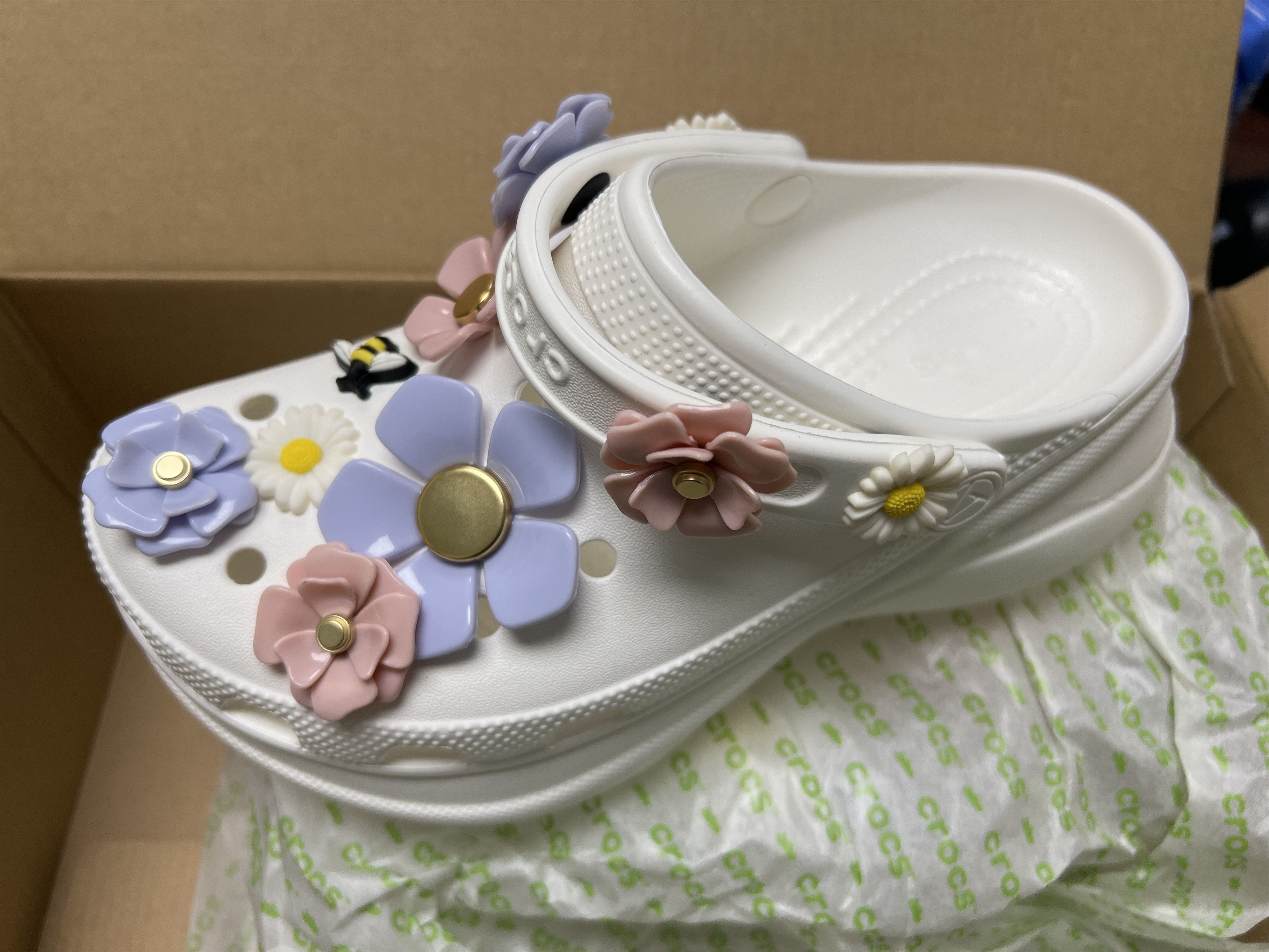 Crocs Crocs Lost General x Collab Clog White Women 7 Size US 7 / IT 37 - 3 Thumbnail