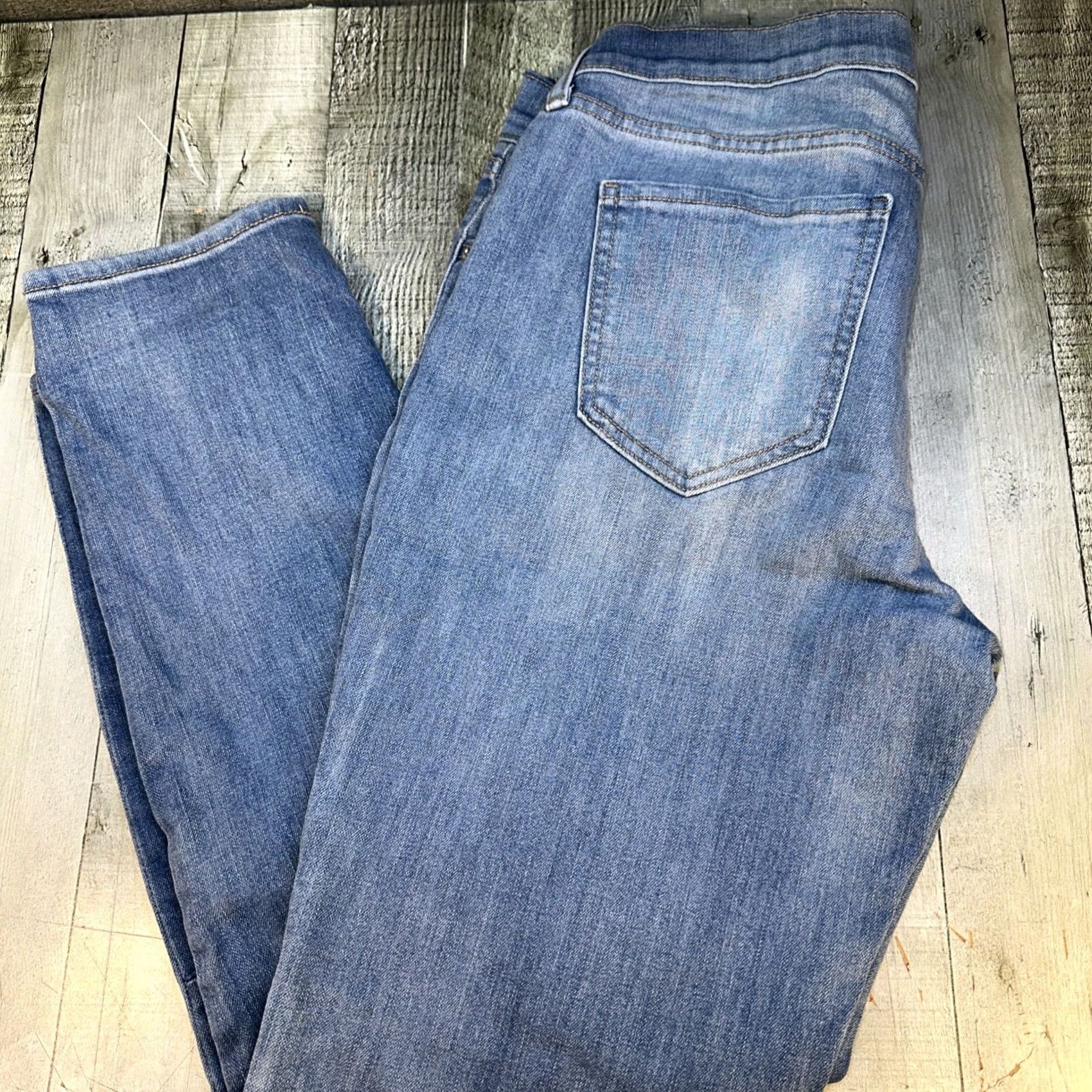 Old Navy Old Navy Women’s Boyfriend Skinny Jeans Size 10 Light Wash Stretch Denim Jeans Blue Regular Women’s 10 Light Wash Stretch Denim Boyfriend Skinny Size 32" / US 10 / IT 46 - 3 Thumbnail