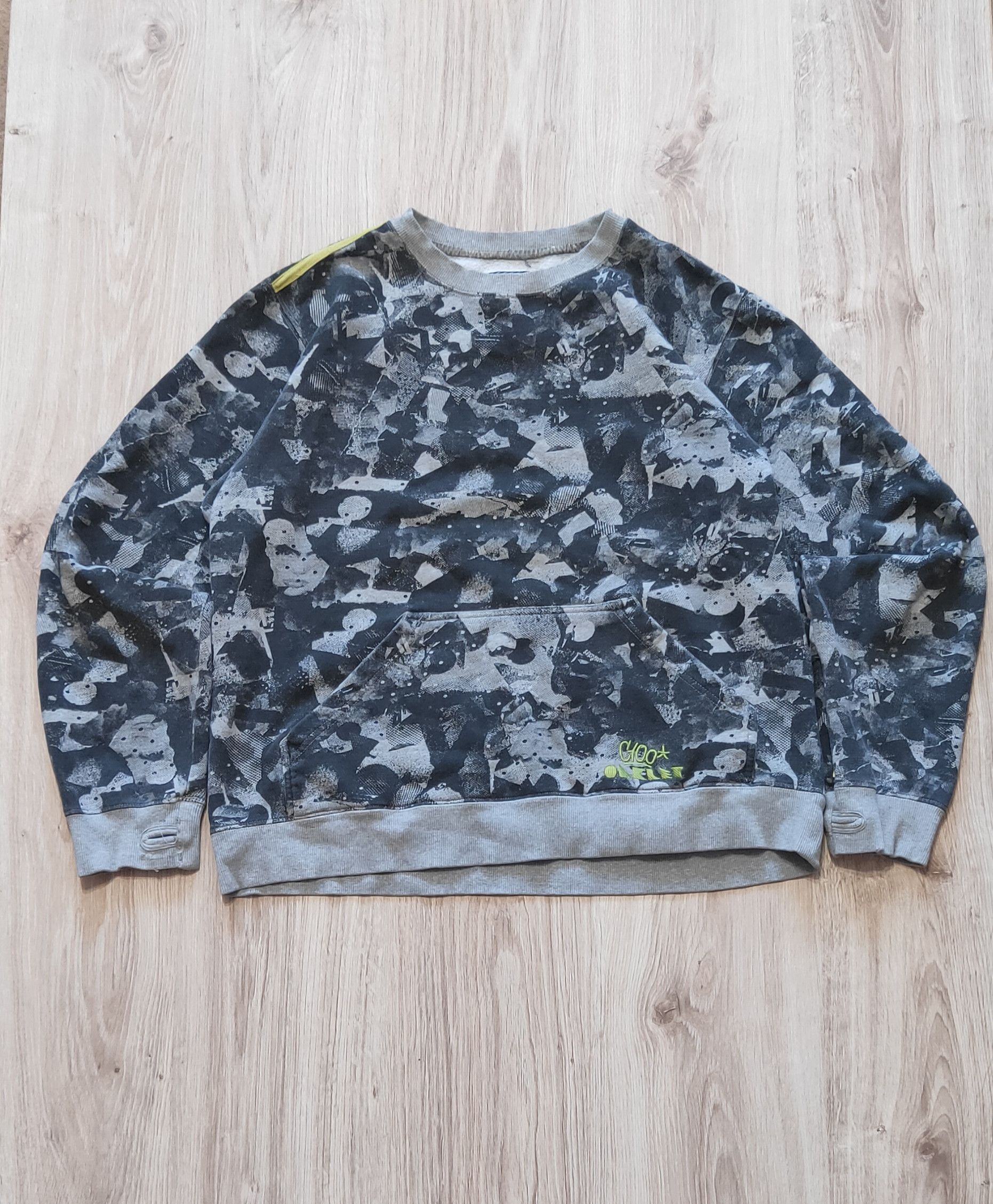 Oakley × Vintage Vintage Oakley Y2K Abstract camo Sweatshirt Size US XL / EU 56 / 4 - 1 Thumbnail