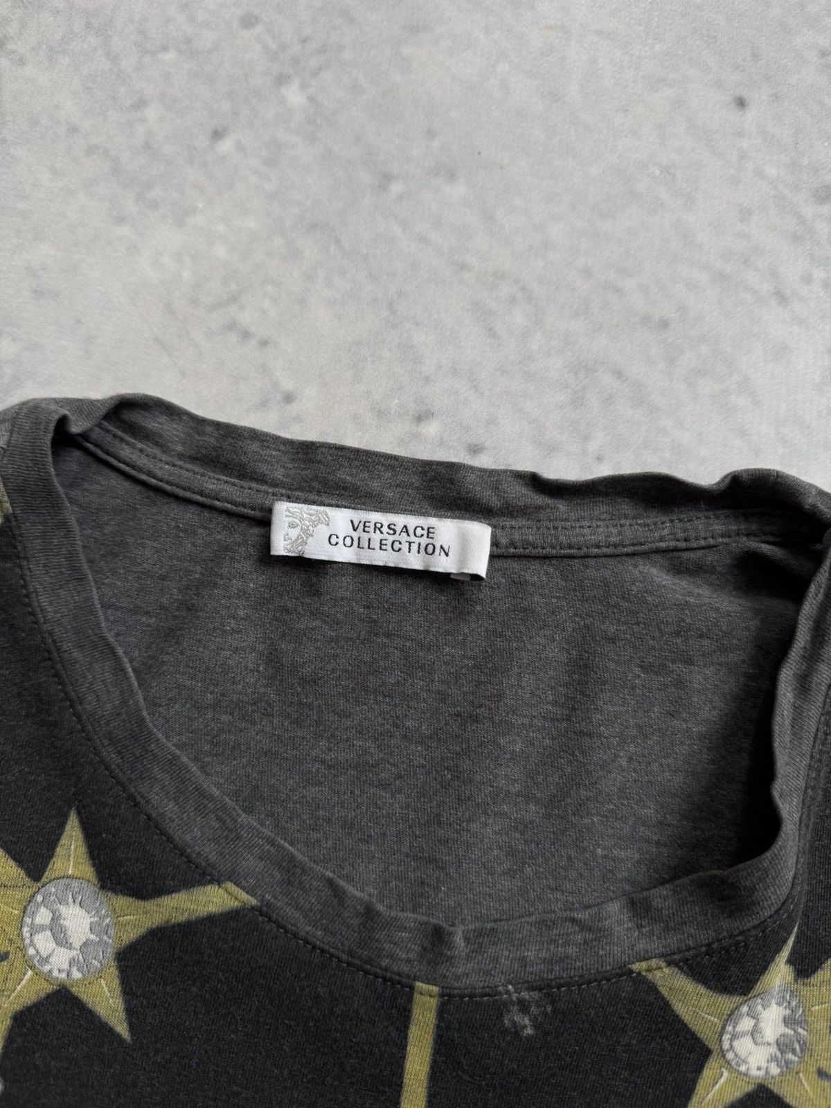 Versace Versace luxury tee 00s Size US L / EU 52-54 / 3 - 3 Thumbnail