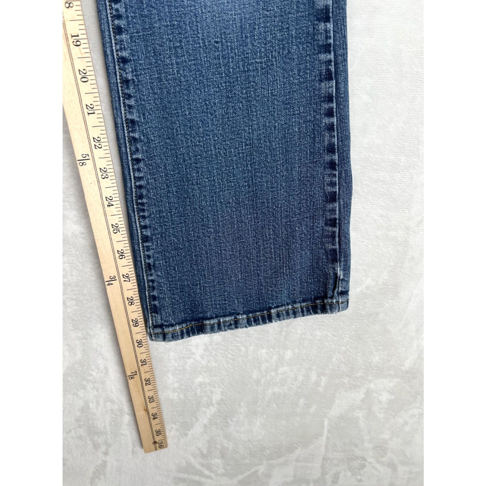 Levi's Levi's 515 Bootcut Jeans Women's 10 Blue Medium Wash Mid Rise Denim 30x30 Zip Button Pockets Size 32" / US 10 / IT 46 - 3 Thumbnail