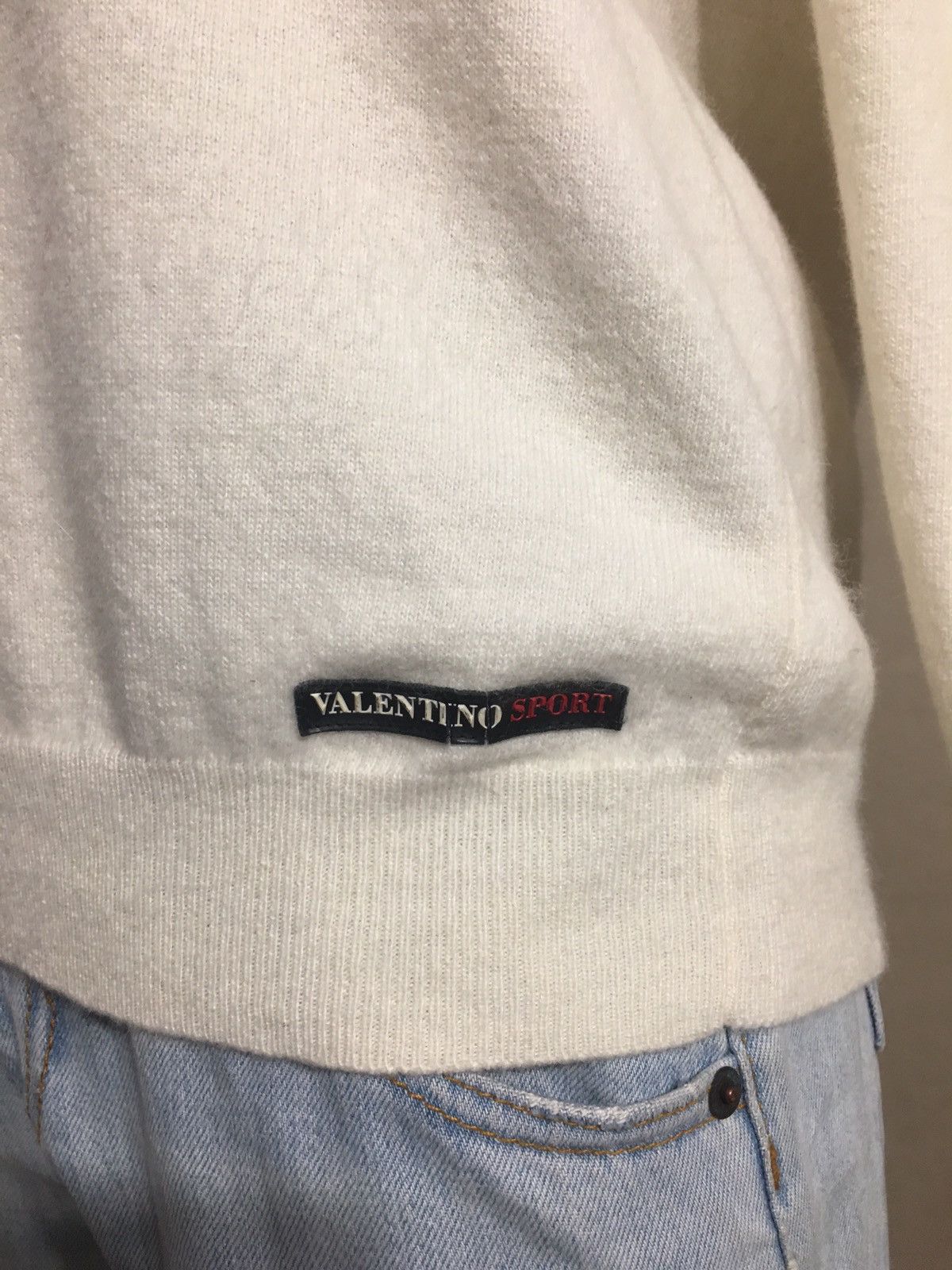 Valentino × Vintage VALENTINO Sport Ivory Cashmere V-neck Vintage Sweater Size M / US 6-8 / IT 42-44 - 5 Thumbnail