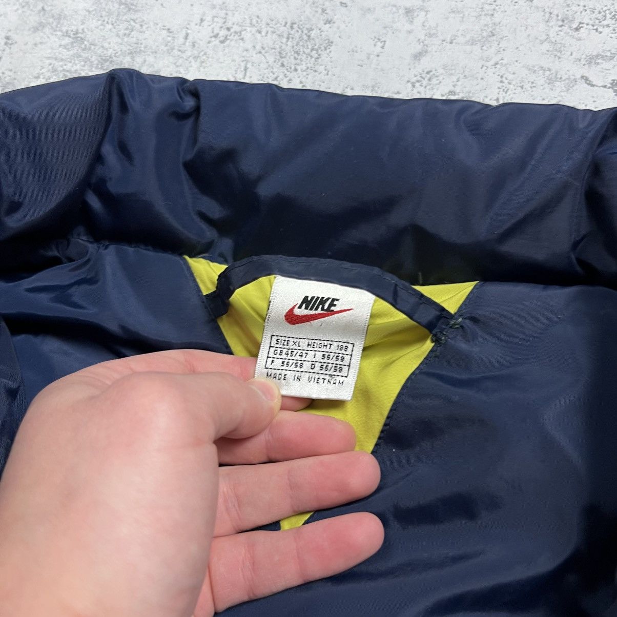 Nike 90s NIKE BIG SWOOSH VINTAGE Y2K OVERSIZED PUFFER DOWN JACKET Size US XL / EU 56 / 4 - 8 Thumbnail