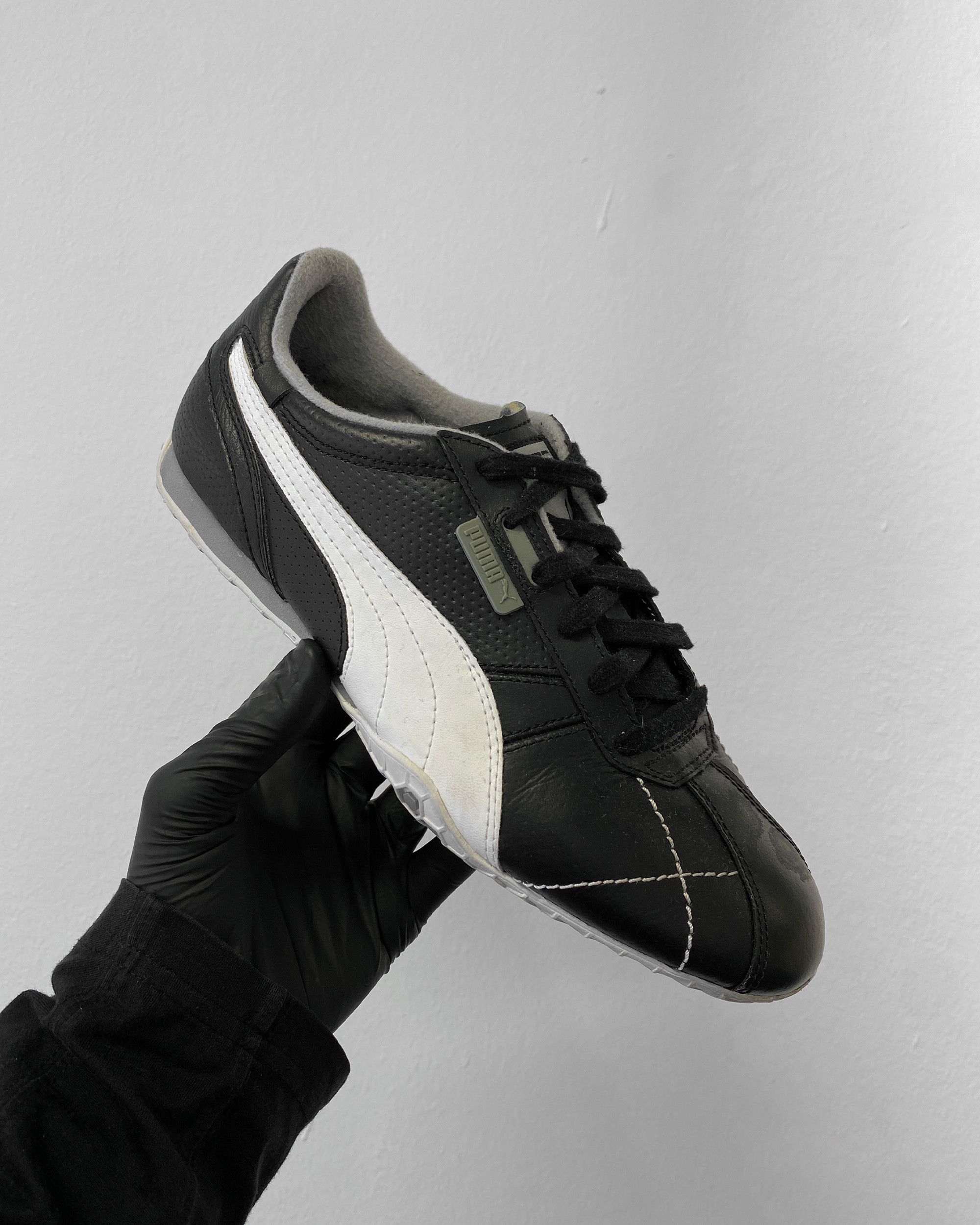 Puma 2000s Honeycomb Sole Sneaker Size US 10 / IT 40 - 1 Thumbnail