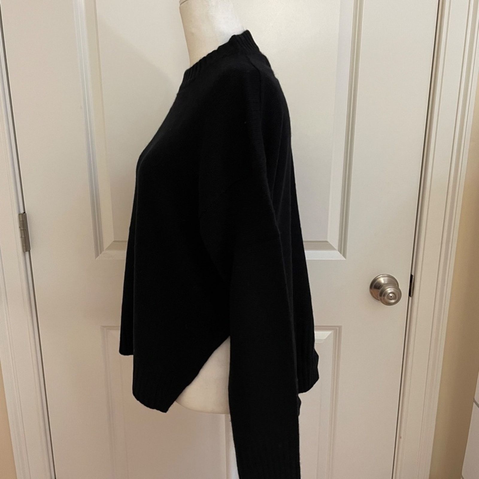 360Cashmere Alex Ribbed Trim Cashmere Sweater from 360 Cashmere Size M / US 6-8 / IT 42-44 - 2 Thumbnail