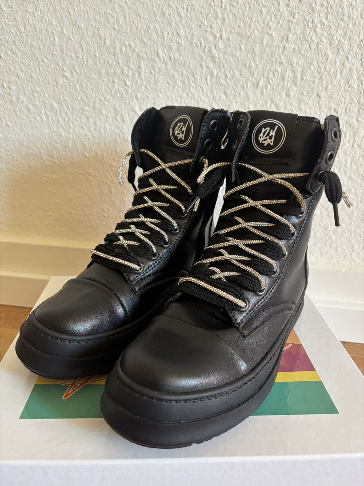 Other Raimond Miami Strike Boots Size US 7 / EU 40 - 1 Thumbnail