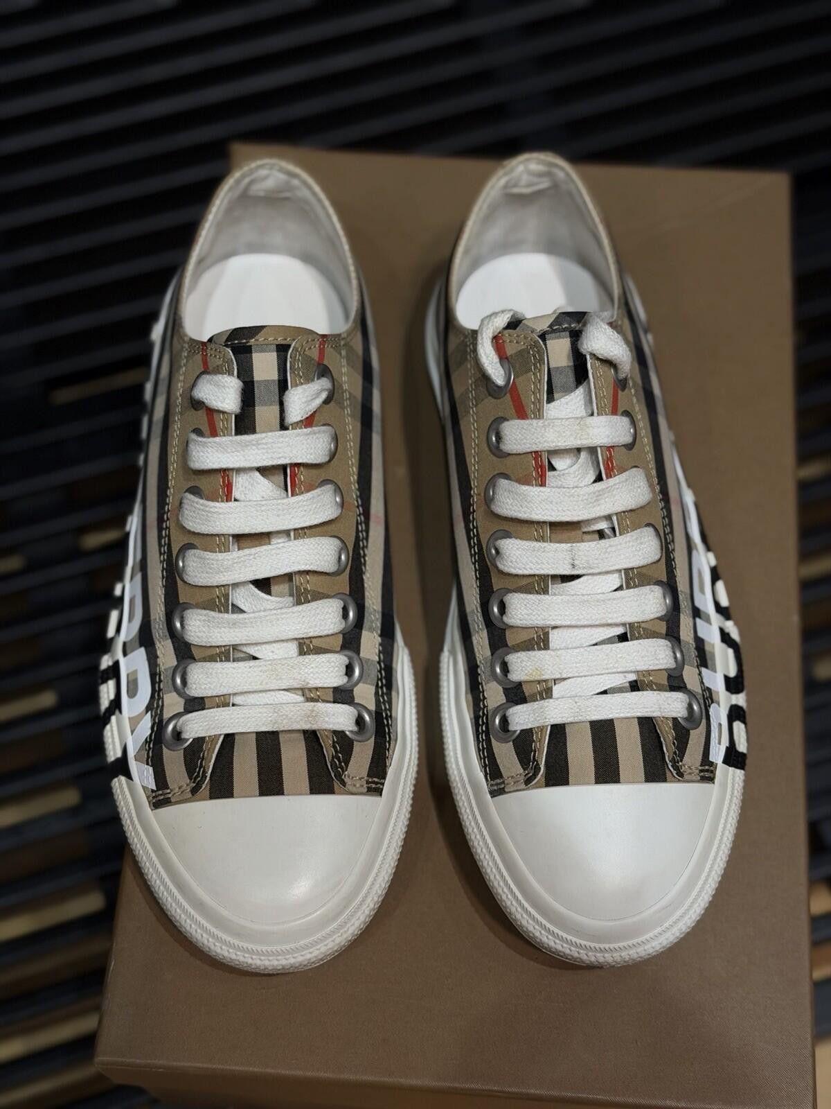 Burberry Burberry Women's Check Logo Lace-Up Size 36.5EU/6.5US W Size US 6.5 / IT 36.5 - 7 Thumbnail