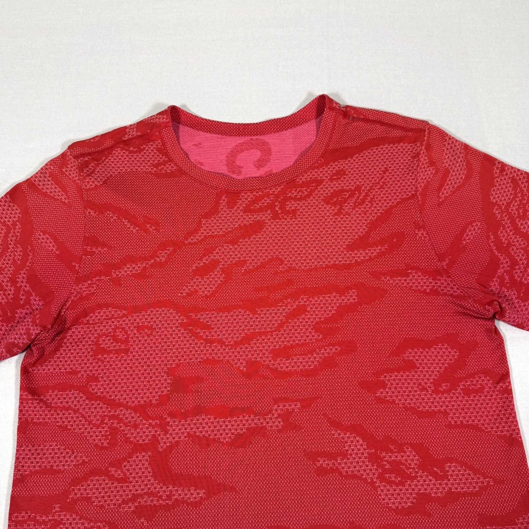 Lululemon Lululemon Shirt Mens L Red Canada Olympics Camo Seamless Performance T-Shirt Running Gym Training Yoga Size US L / EU 52-54 / 3 - 2 Thumbnail