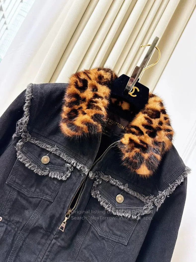 Louis Vuitton LV Leopard Print Denim Jacket with Fur Collar. Size XS / US 0-2 / IT 36-38 - 3 Thumbnail