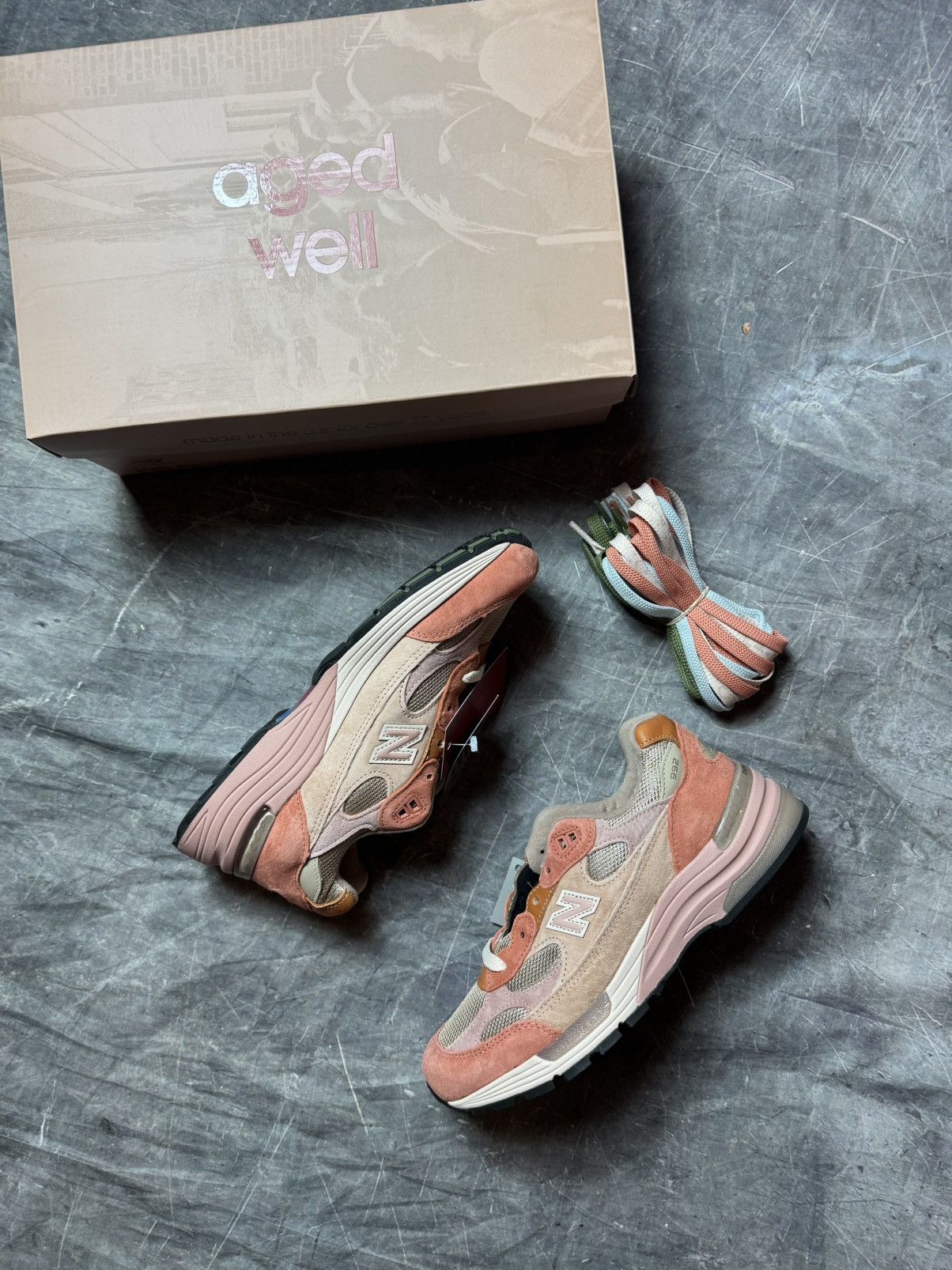 Joe Freshgoods New Balance 992 MiUSA Joe Freshgoods Aged Well Size US 13 / EU 46 - 1 Thumbnail