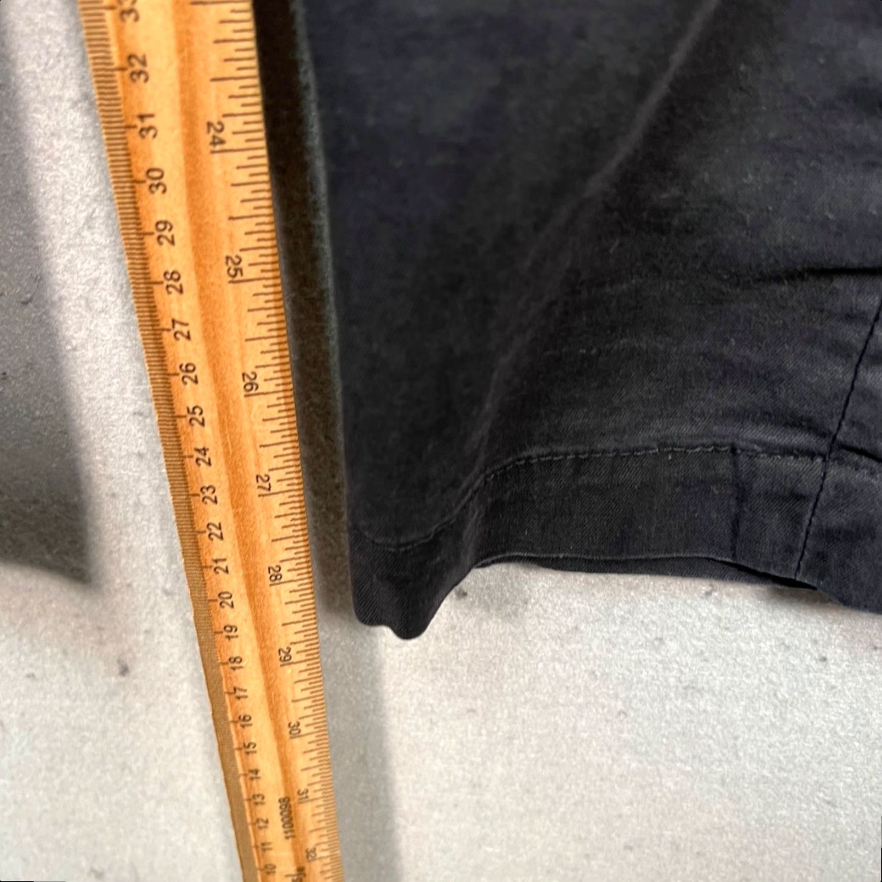 Banana Republic Banana Republic Mens Chino Pants Slim Fit 30 x 29 Gray (Charcoal) Classic Flat Front Casual Vintage No N/A Mens Size US 30 / EU 46 - 7 Thumbnail