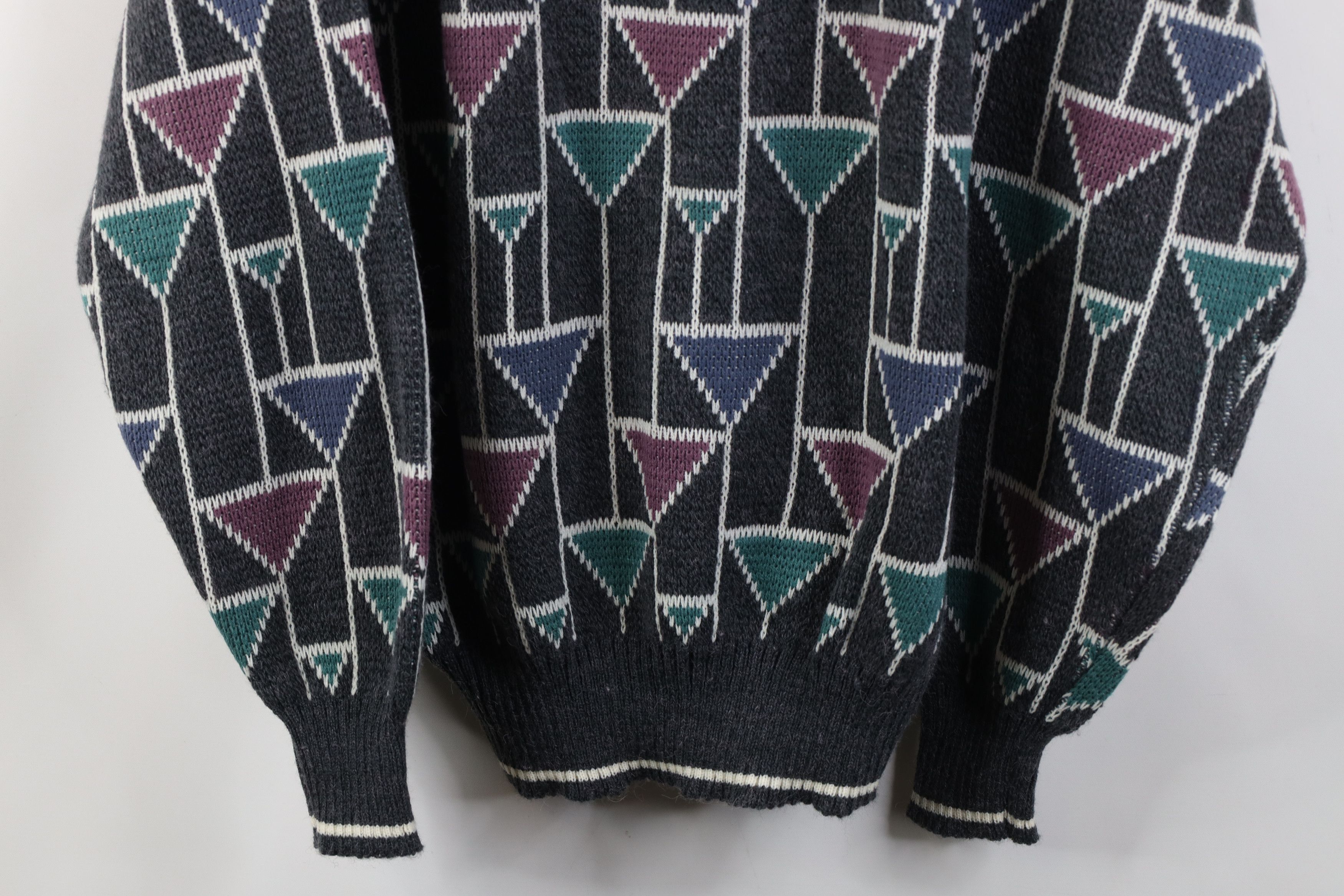 Vintage Vintage 90s Streetwear Triangle Knit Crewneck Sweater Size US L / EU 52-54 / 3 - 3 Thumbnail