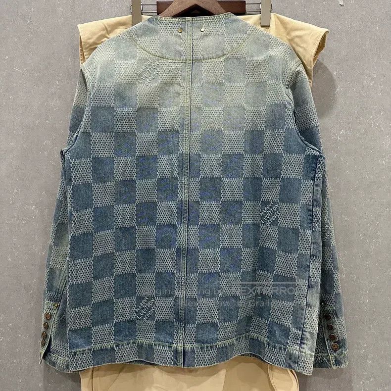 Louis Vuitton Louis Vuitton Checkerboard embroidered Logo jacket Size US M / EU 48-50 / 2 - 2 Thumbnail