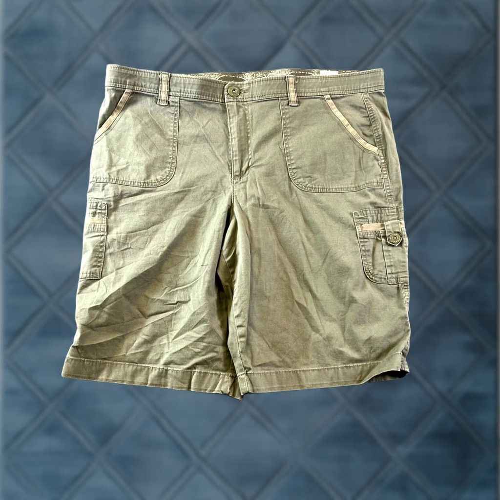 Gloria Vanderbilt Gloria Vanderbilt Cargo Shorts Women's 16 Green Cotton Summer Travel Stretch Cargo Pocket Zipper Button Casual 18? Size 40" / US 18 - 1 Thumbnail
