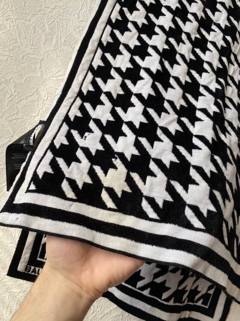 Balmain Balmain Iconic Scarf / Muffler / Neckwear Size ONE SIZE - 4 Thumbnail