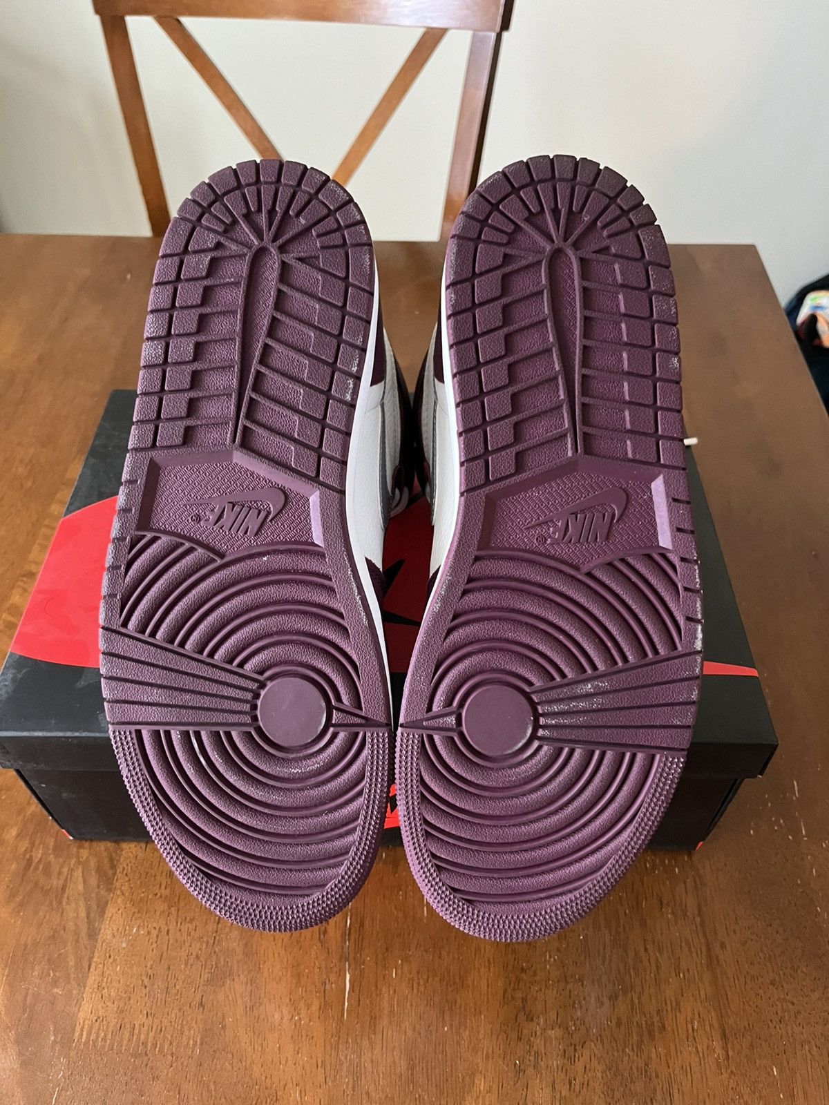 Jordan Brand × Nike Air Jordan 1 Bordeaux Size US 10.5 / EU 43-44 - 5 Thumbnail