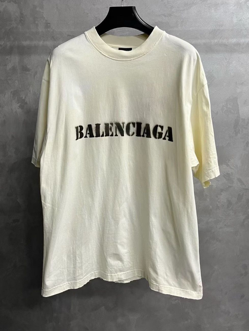 Balenciaga Balenciaga Stencil Logo T-Shirt Size XL Size US XL / EU 56 / 4 - 1 Thumbnail
