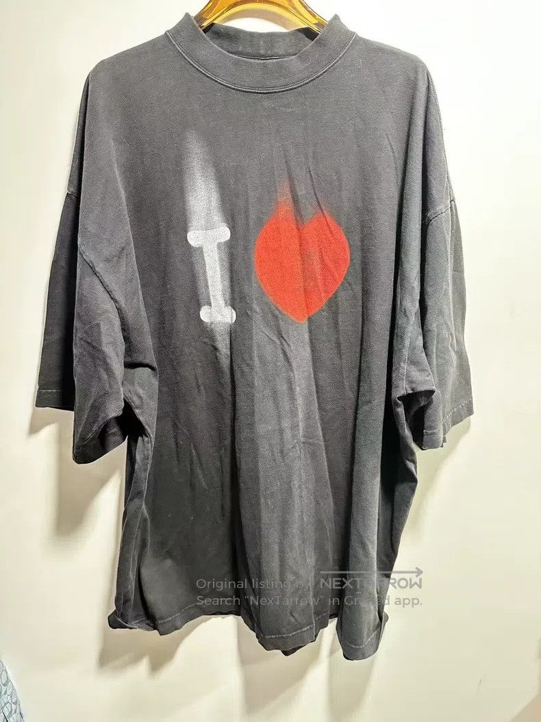 Balenciaga Balenciaga Grey Heart Print Short Sleeve T-Shirt Size US M / EU 48-50 / 2 - 1 Thumbnail