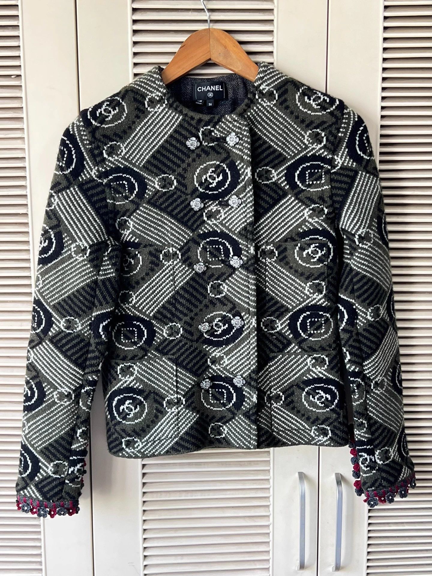 Chanel Chanel CC Logo Wool Blend Jacket 36 Near New Size XS / US 0-2 / IT 36-38 - 1 Thumbnail