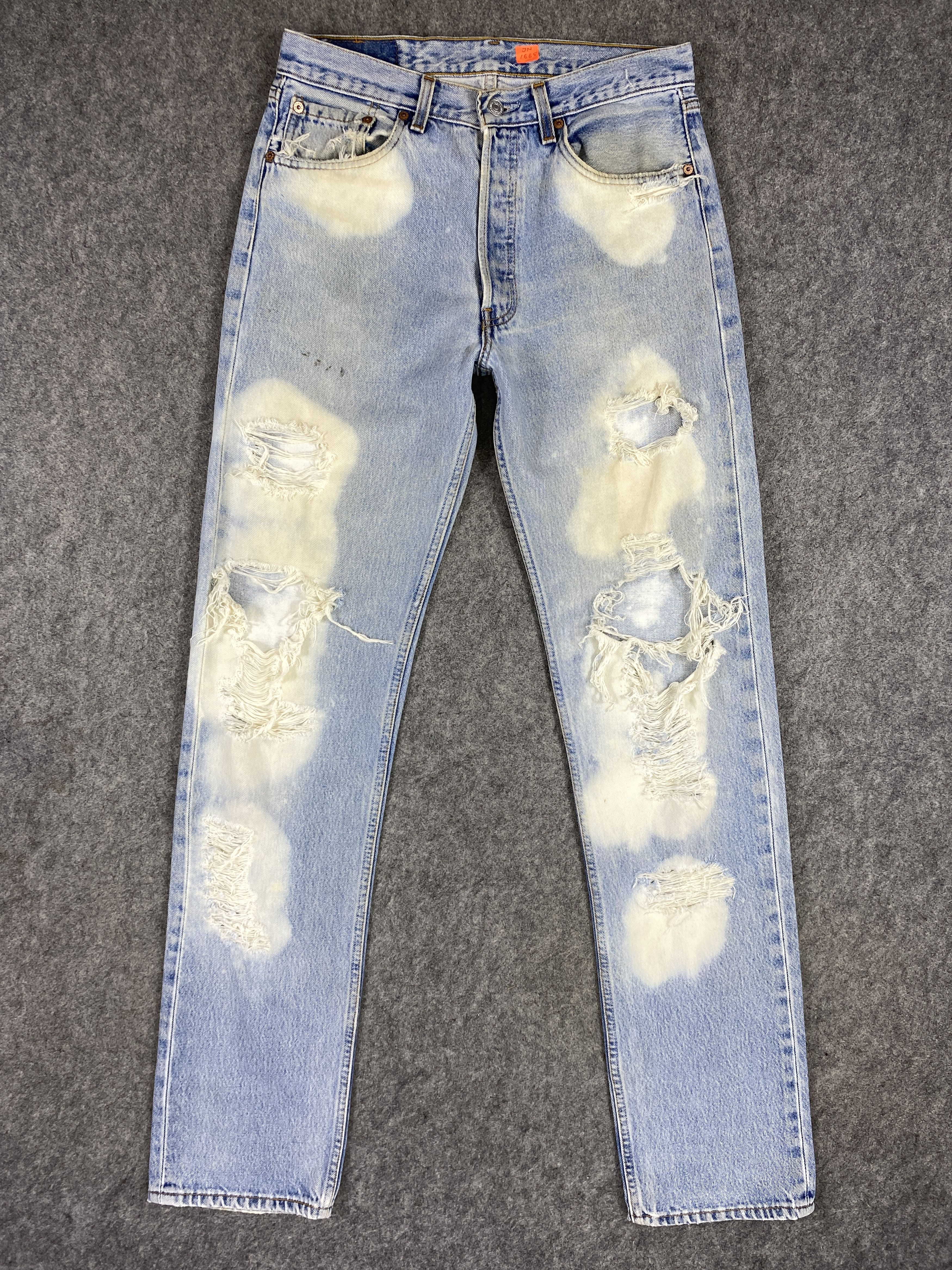Levi's Ripped Light Wash Vintage Levi's 501 USA 30x35.5 -JN1665 Size US 30 / EU 46 - 1 Thumbnail