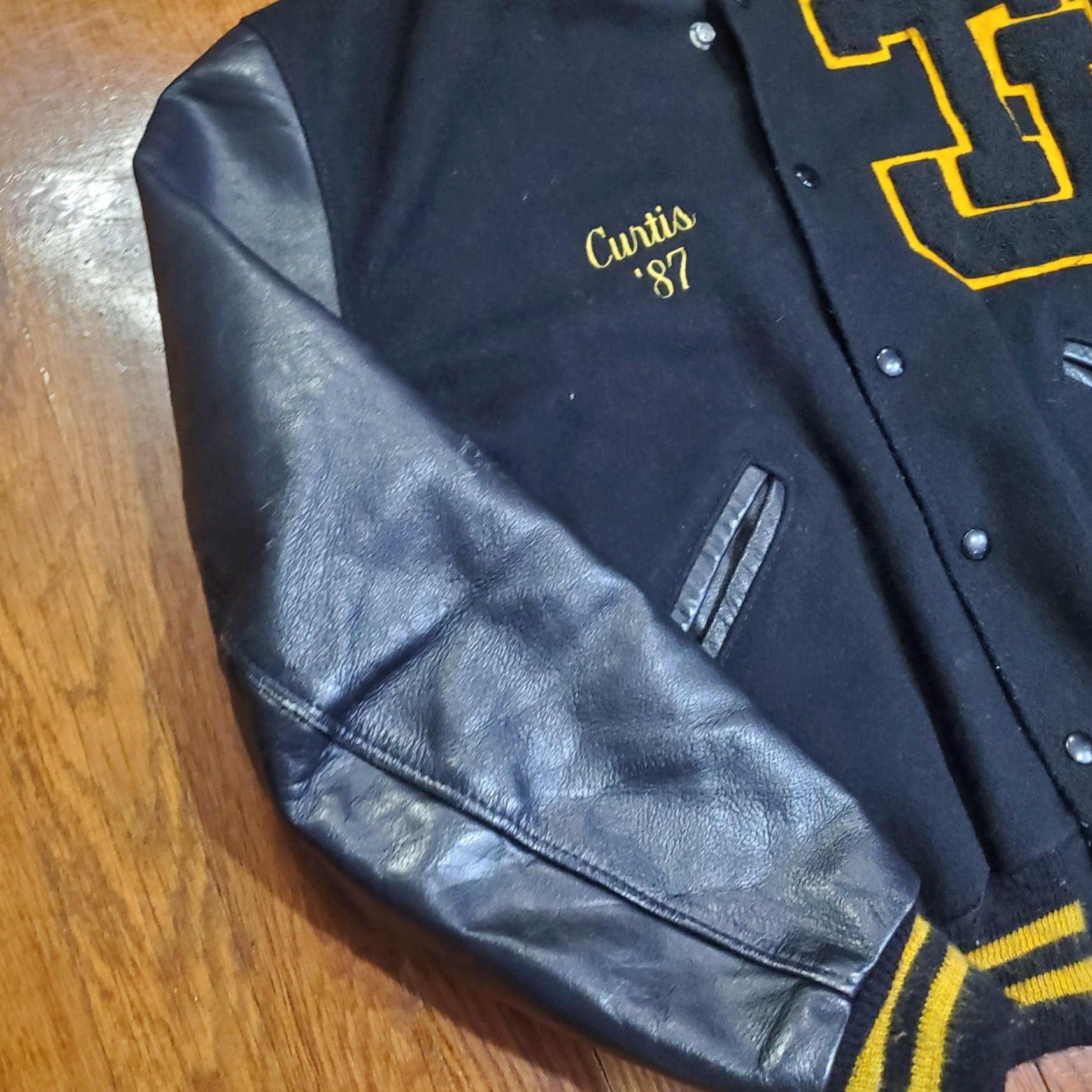 Vintage VINTAGE DeLong Jacket Mens 40 Black Varsity Leather Sleeves USA 80s Size US XXS / EU 40 - 4 Thumbnail