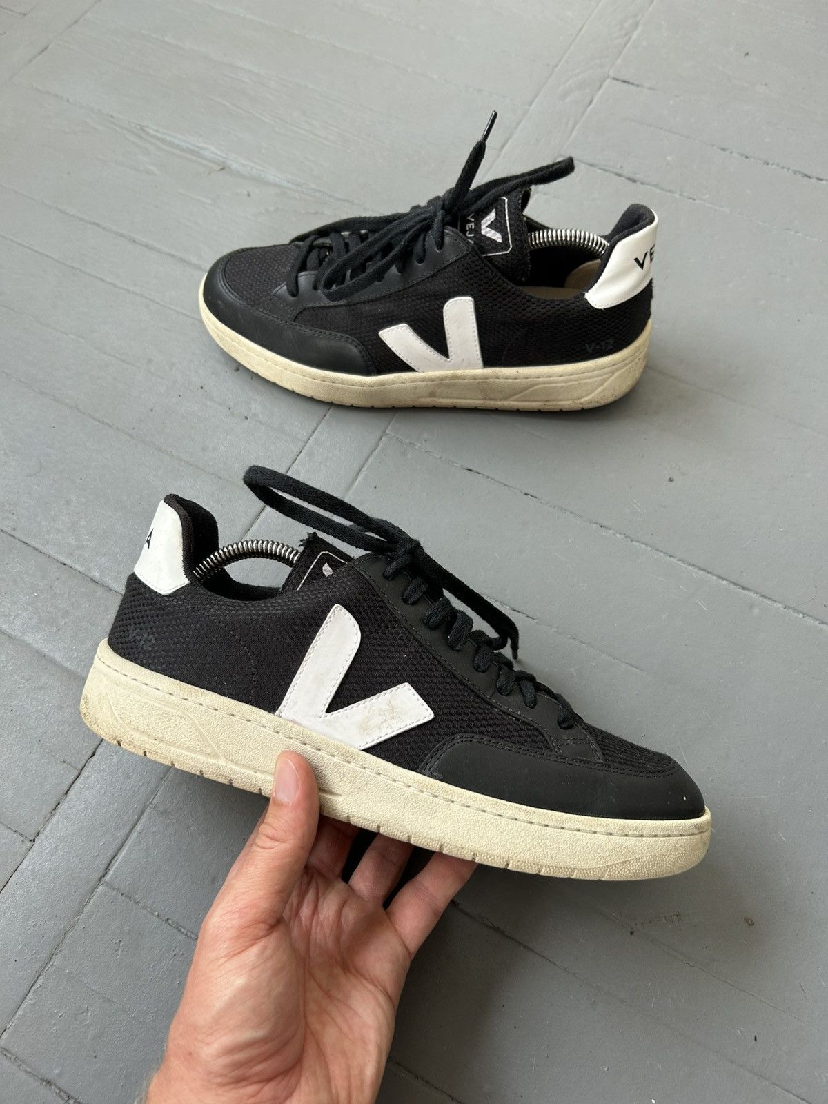 Veja Veja leather men’s low top sneakers Size US 8 / EU 41 - 3 Thumbnail
