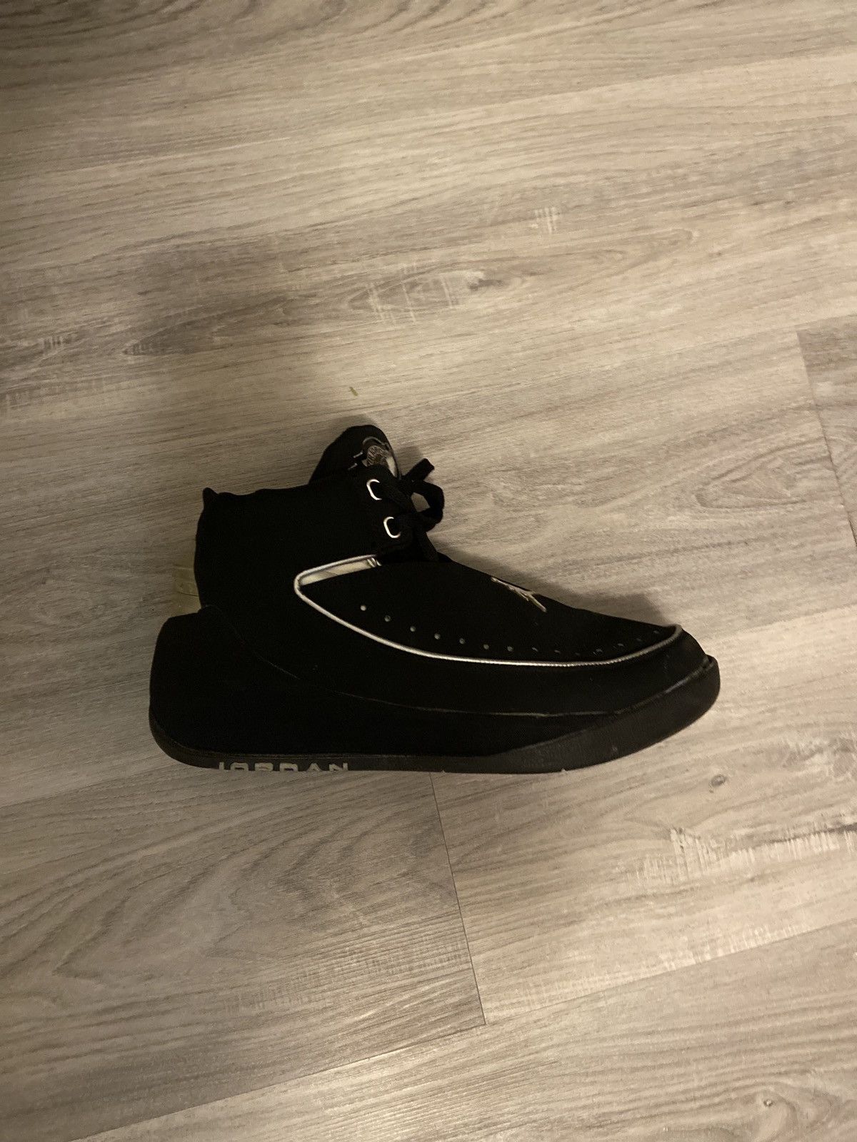 Jordan Brand Jordan 2 Silver Nu Retro Size US 10.5 / EU 43-44 - 1 Thumbnail