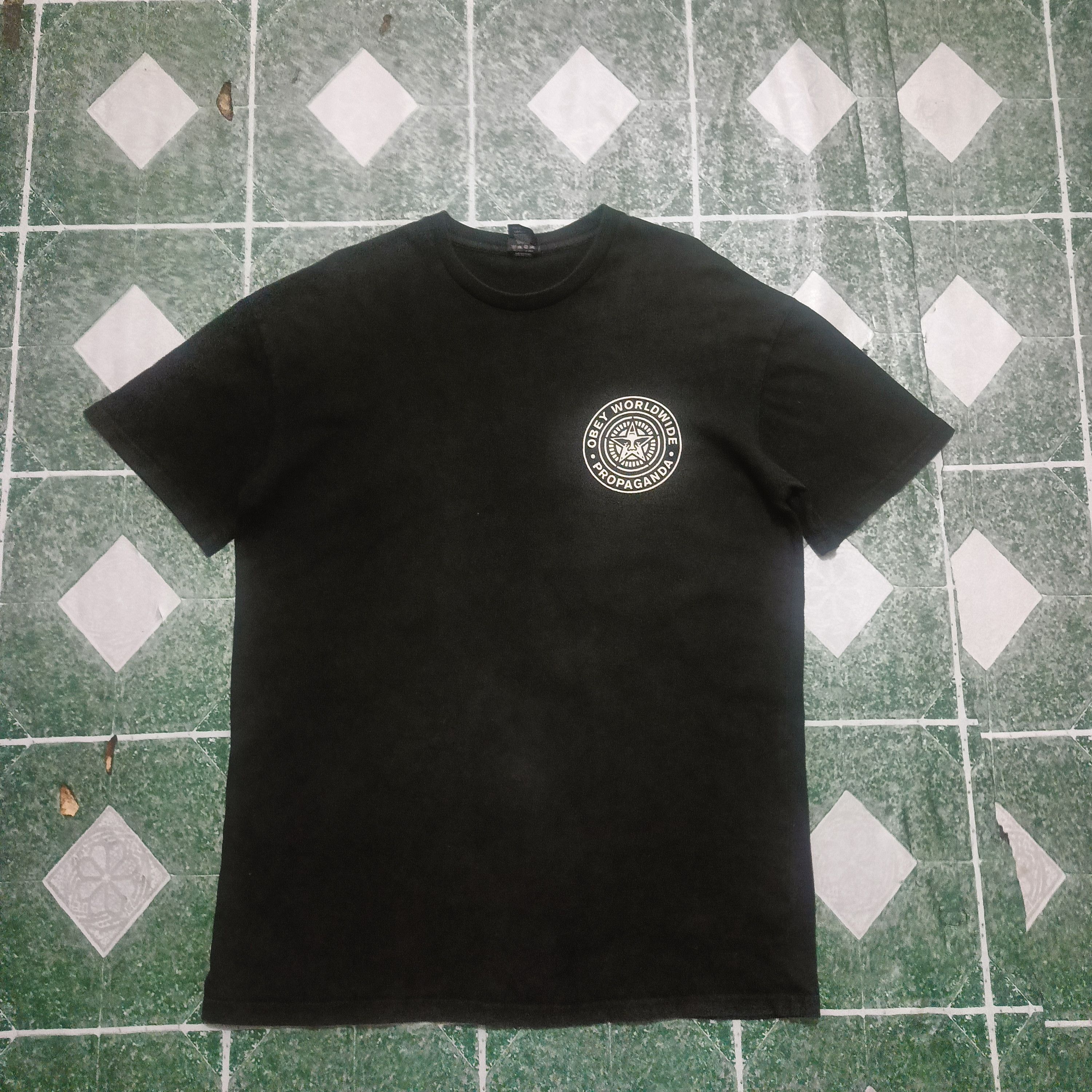 Obey Obey Worldwide Big Back Print Size US L / EU 52-54 / 3 - 2 Thumbnail