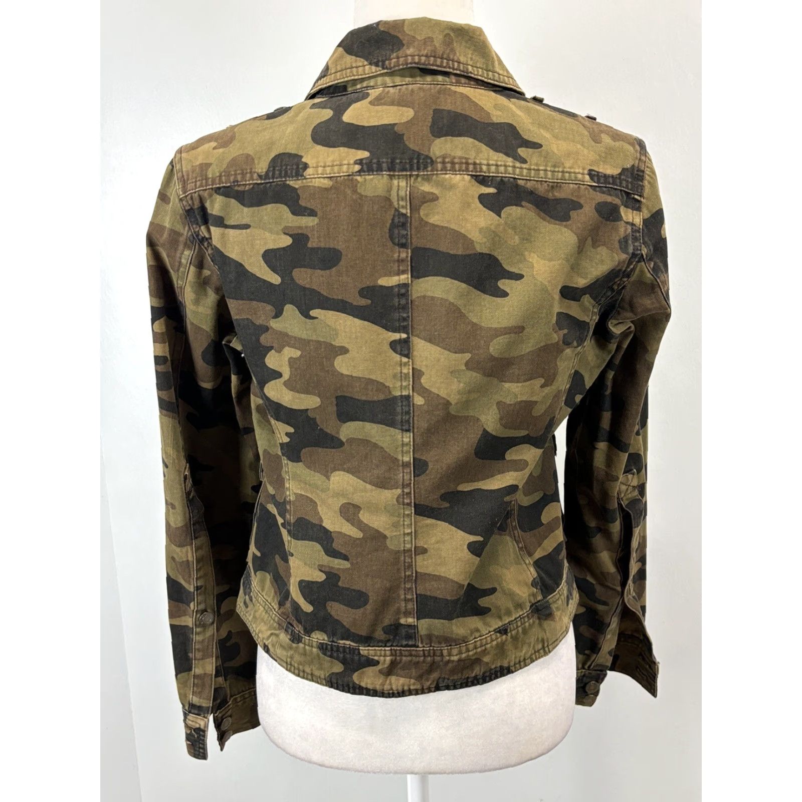 Vince Vince Camouflage Denim Jacket Women's Jean Jacket Size 6 Multicolor Short Button VGUC Military Inspired Size 28" / US 6 / IT 42 - 3 Thumbnail
