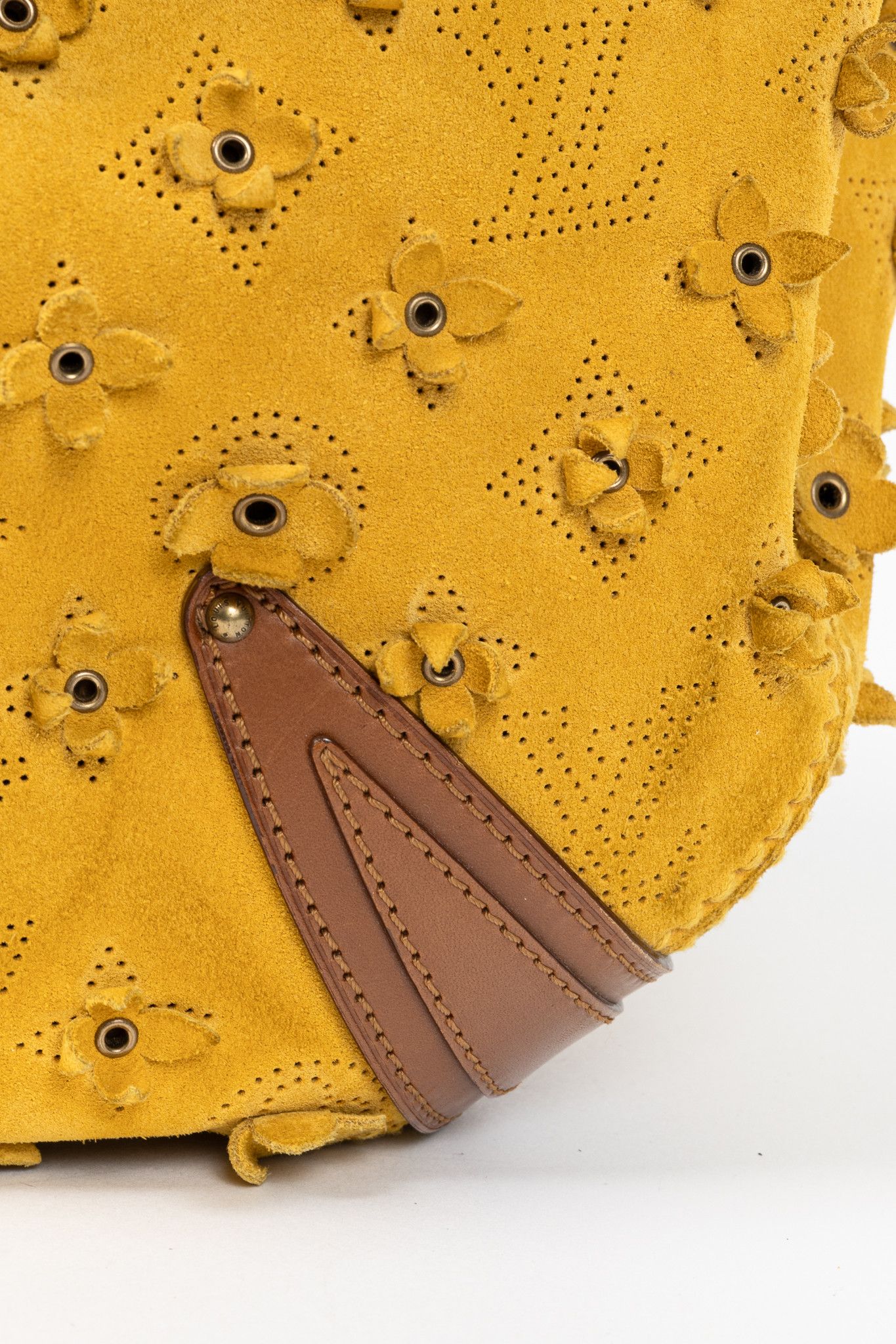 Louis Vuitton Louis Vuitton Onatah Fleurs GM Mais Suede Hobo Bag Size ONE SIZE - 10 Thumbnail