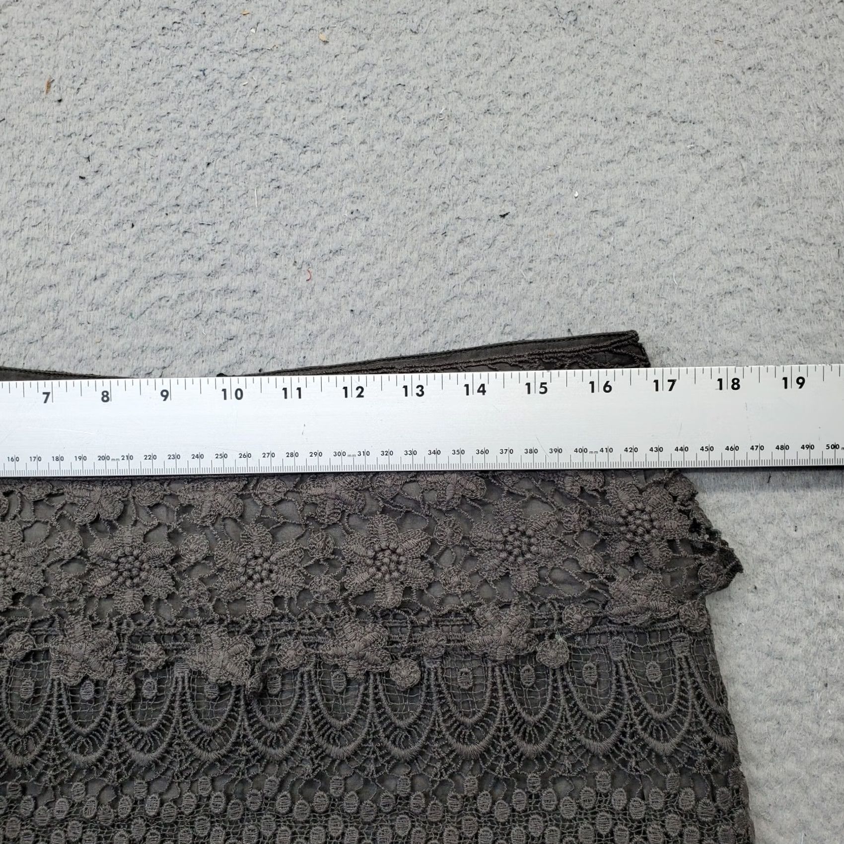 American Eagle Outfitters American Eagle Outfitters Skirt Womens 10 Gray Mini Floral Lace Lined Back Zip Size 32" / US 10 / IT 46 - 4 Thumbnail