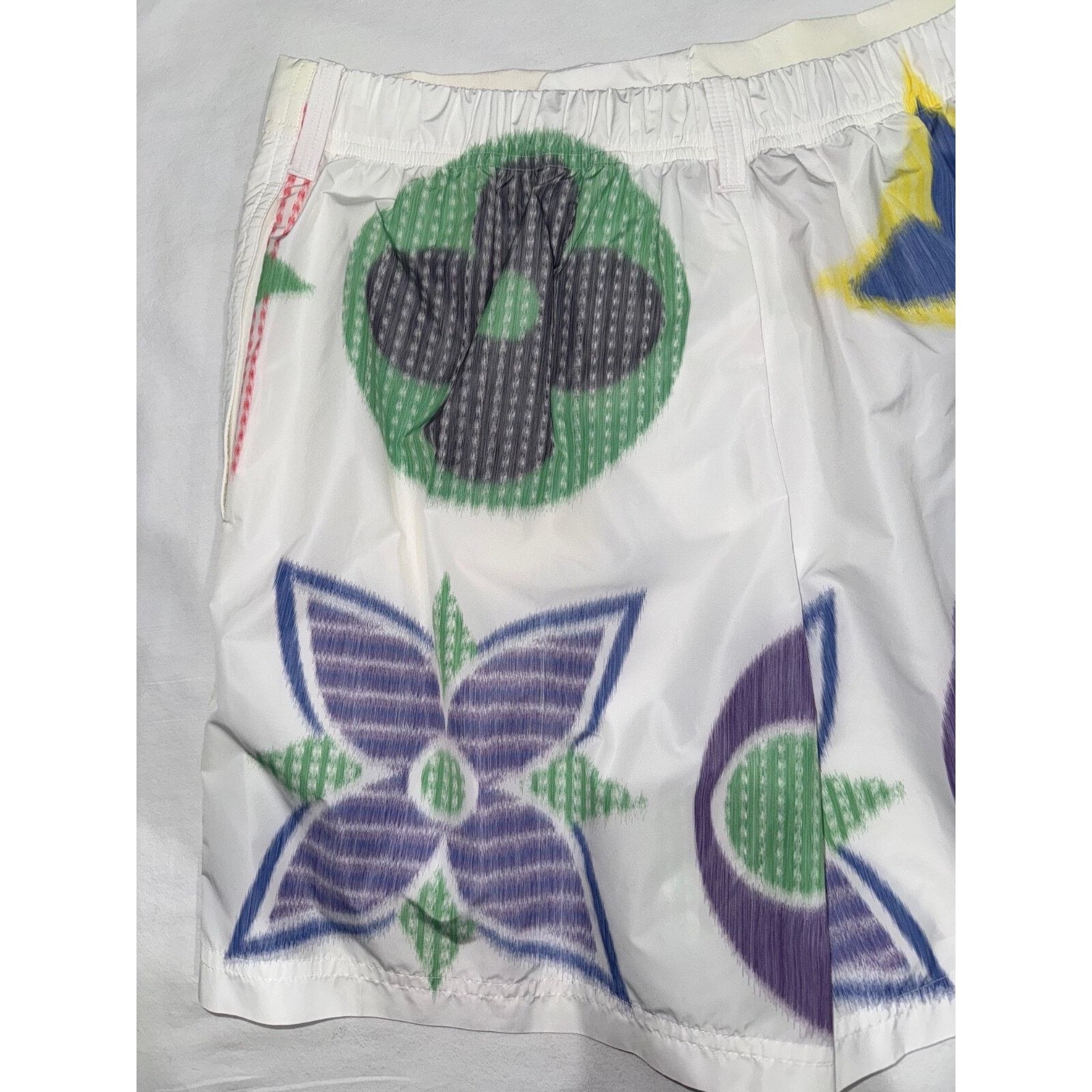 Louis Vuitton Louis Vuitton LV Multicolor Monogram White Blue Yellow Logo Size US 26 / EU 42 - 10 Thumbnail