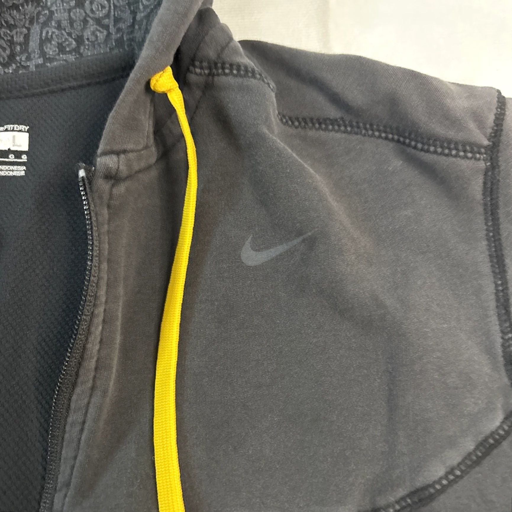 Nike Nike Livestrong Fit-Dry Full Zip Hoodie Jacket Black Mens Large Size US L / EU 52-54 / 3 - 4 Thumbnail