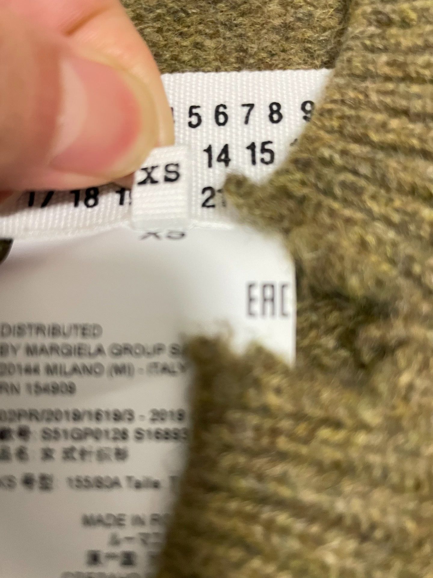 Maison Margiela Maison Margiela Linen-colored hole V-neck side split sweate Size US XS / EU 42 / 0 - 7 Thumbnail