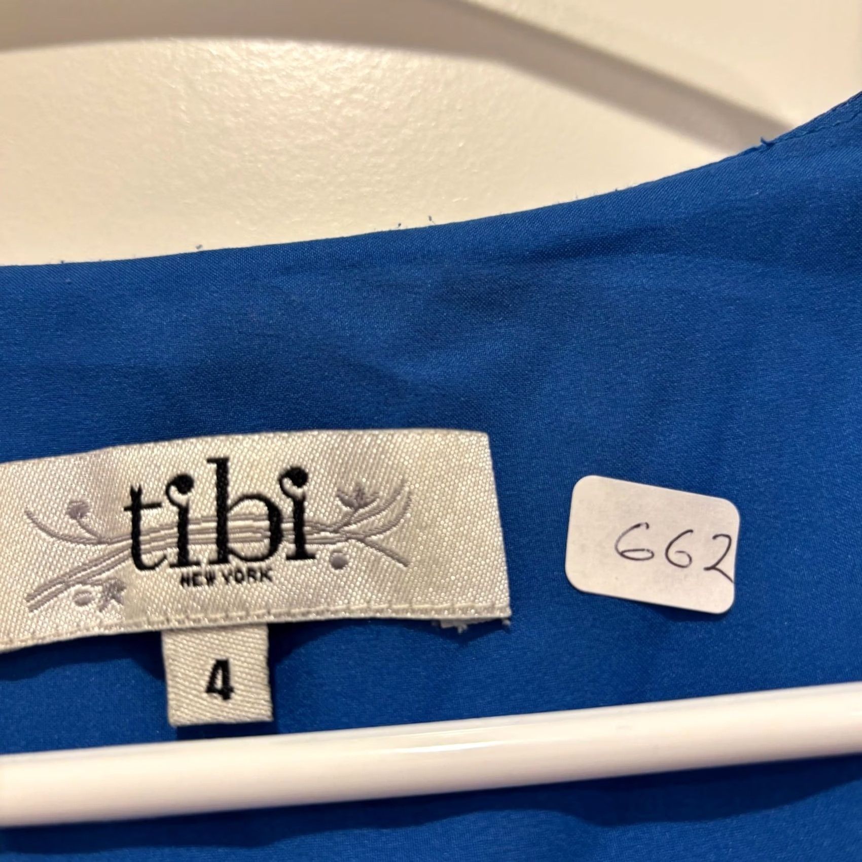 Tibi Tibi New York Silk Wrap Dress V-Neck Flutter Sleeve Blue Floral Size 4 Size S / US 4 / IT 40 - 2 Thumbnail