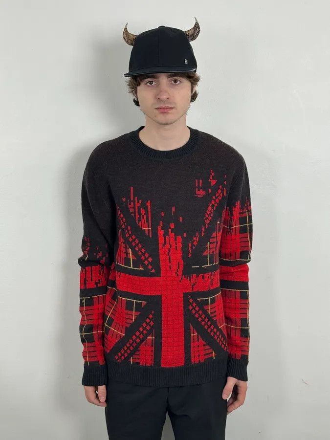 Alexander McQueen AW2012 Alexander Mcqueen Black & Red UK Flag Destructured Sweater Size US L / EU 52-54 / 3 - 2 Thumbnail
