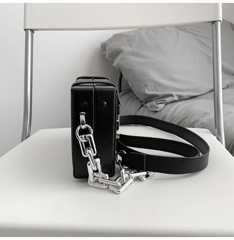 Japanese Brand Retro PU leather buckle chain shoulder box bag Size ONE SIZE - 7 Thumbnail