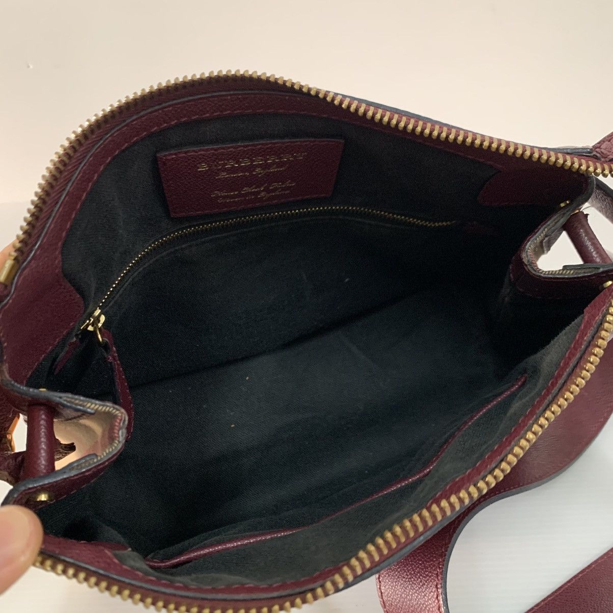 Burberry Burberry Leather Slingbag Size ONE SIZE - 17 Thumbnail