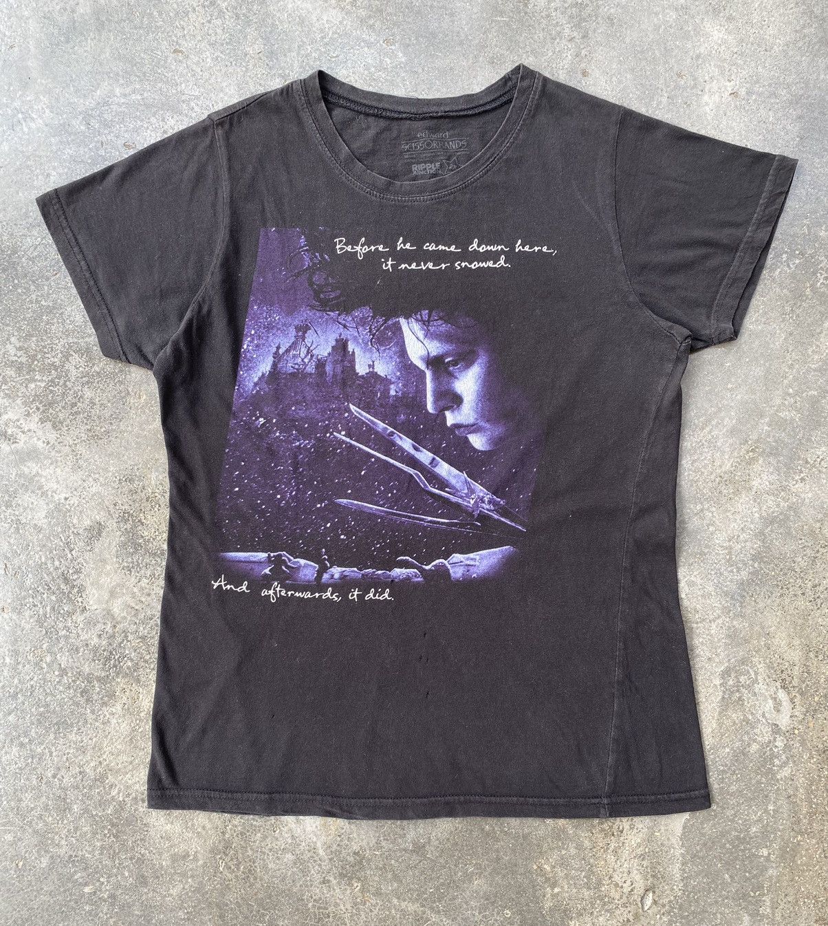 image of Edward Scissorhands Movie Distressed Tees in Black, Women's (Size Medium)