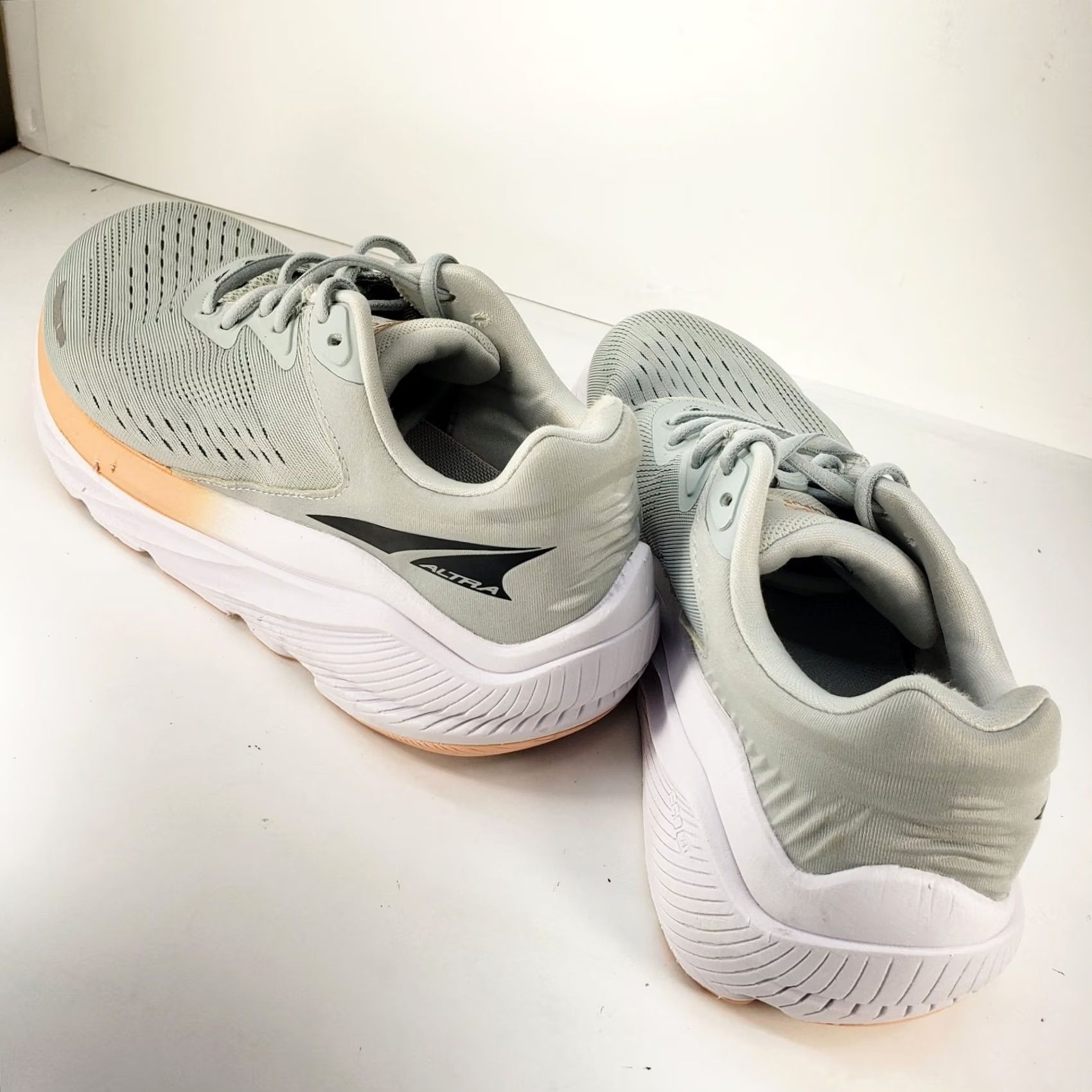Altra Altra VIA Olympus 2 Gray Peach Road Running Trainers Innerflex Womens 8 Shoes Sneaker Athletic Casual Size US 8 / IT 38 - 5 Thumbnail