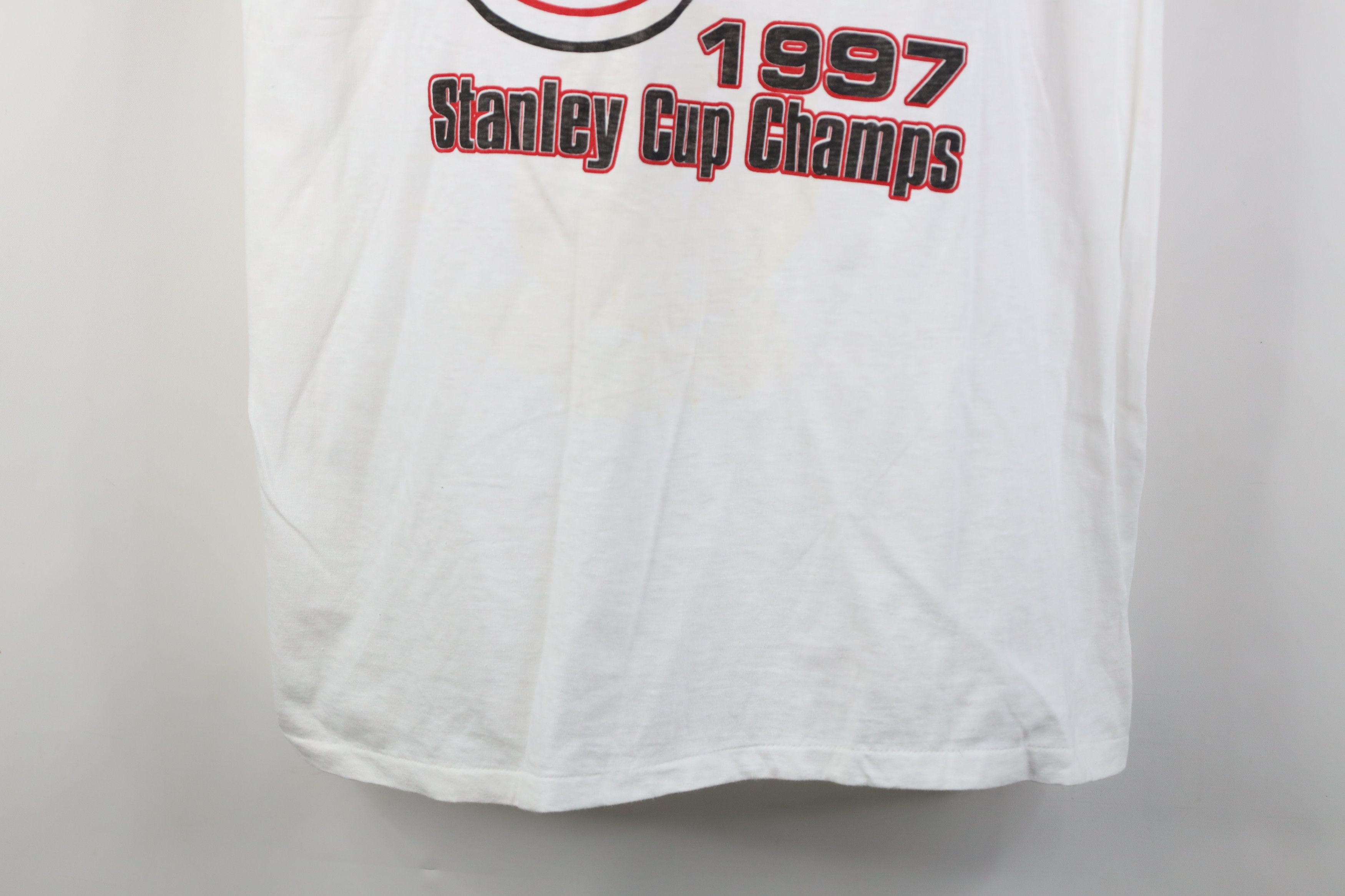 Vintage Vintage 90s 1997 Champions Detroit Red Wings Hockey T-Shirt Size US XL / EU 56 / 4 - 3 Thumbnail