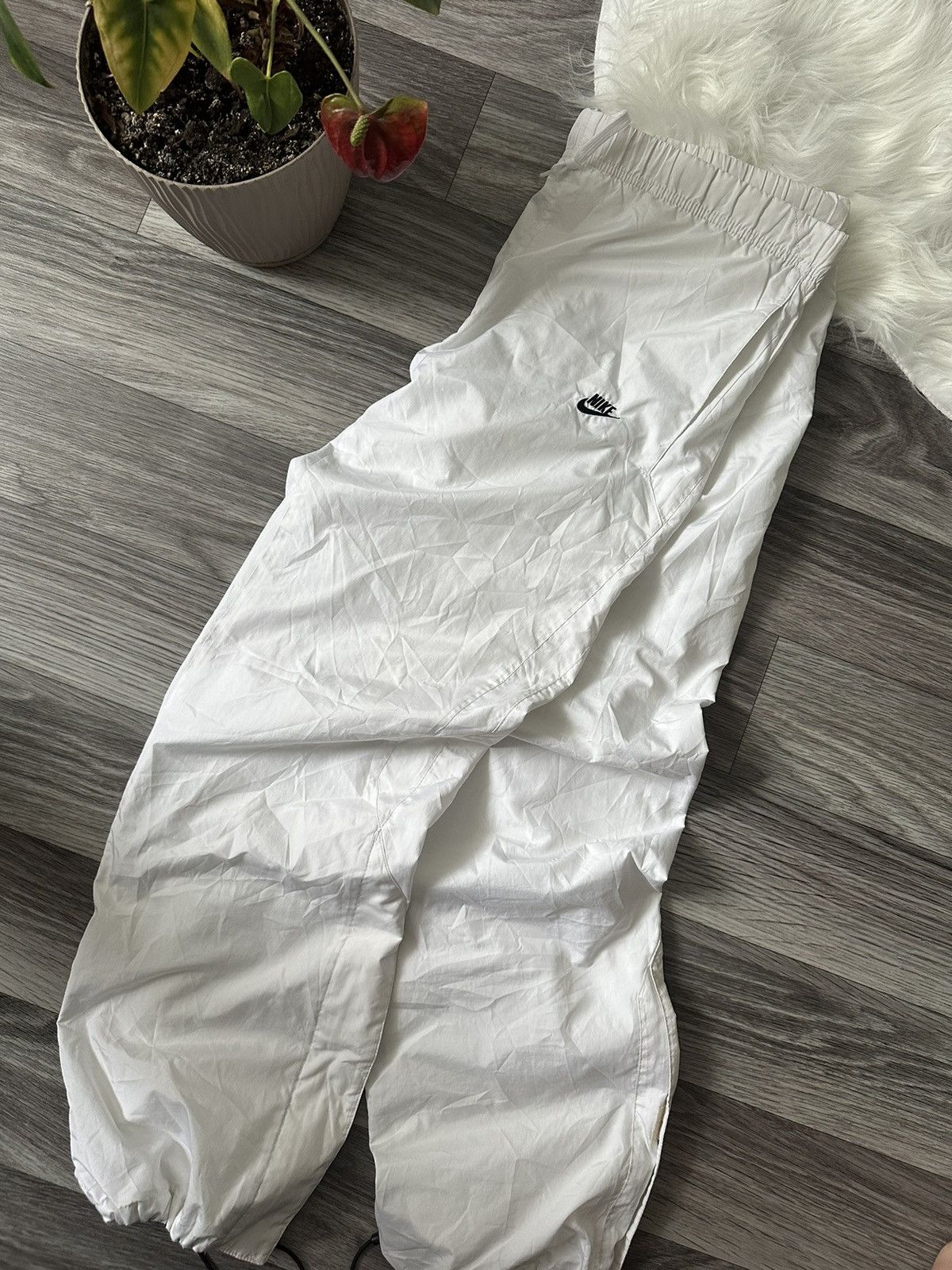 Nike Nike Vintage Nylon Baggy White Trackpants y2k rare size L Size US 34 / EU 50 - 2 Thumbnail