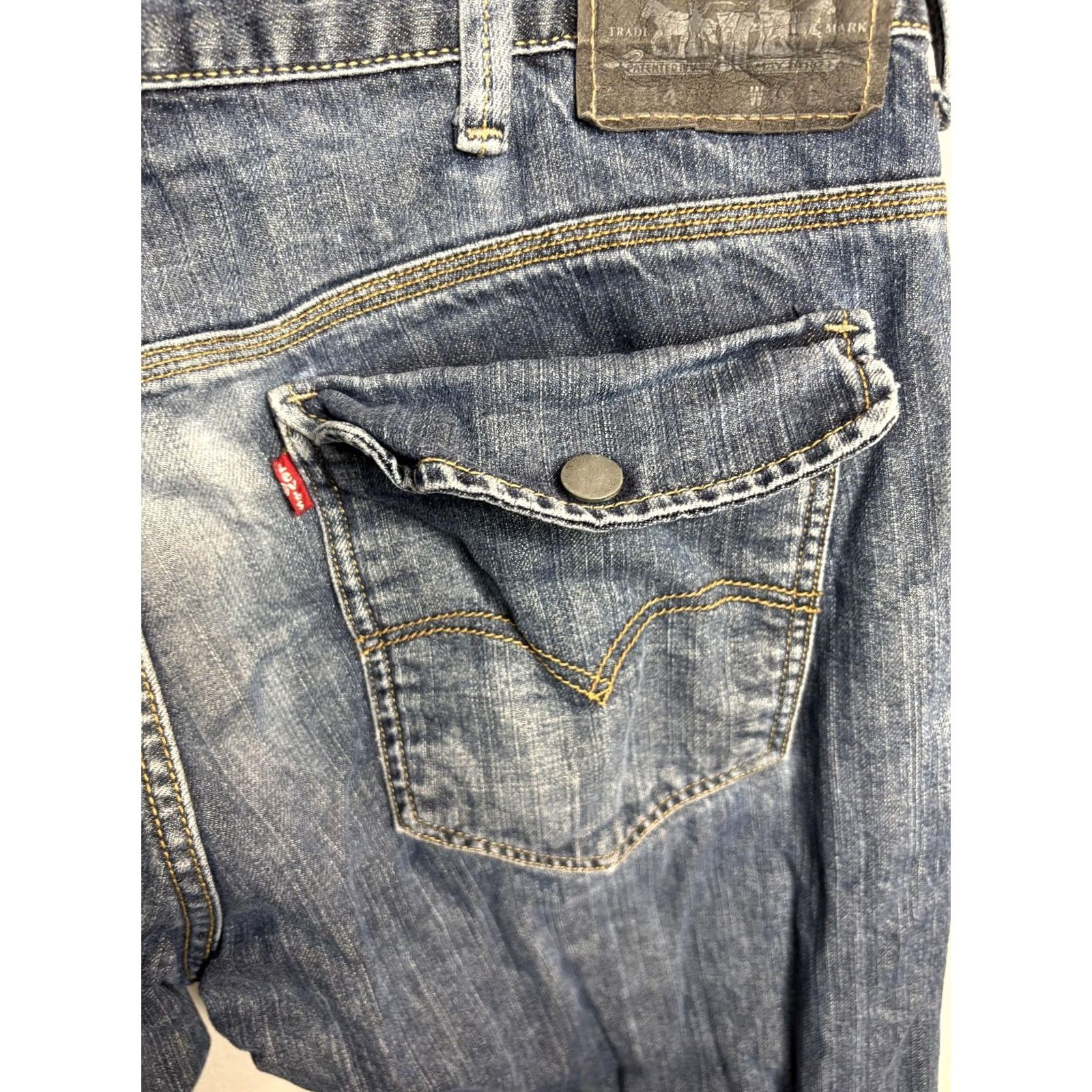 Levi's Levis 514 Jeans Mens 38x32 Slim Straight Button Fly Flap Pocket Distressed Denim Blue Slim Jeans Mens Regular 38 in 32 in Boy? Size US 38 / EU 54 - 4 Thumbnail